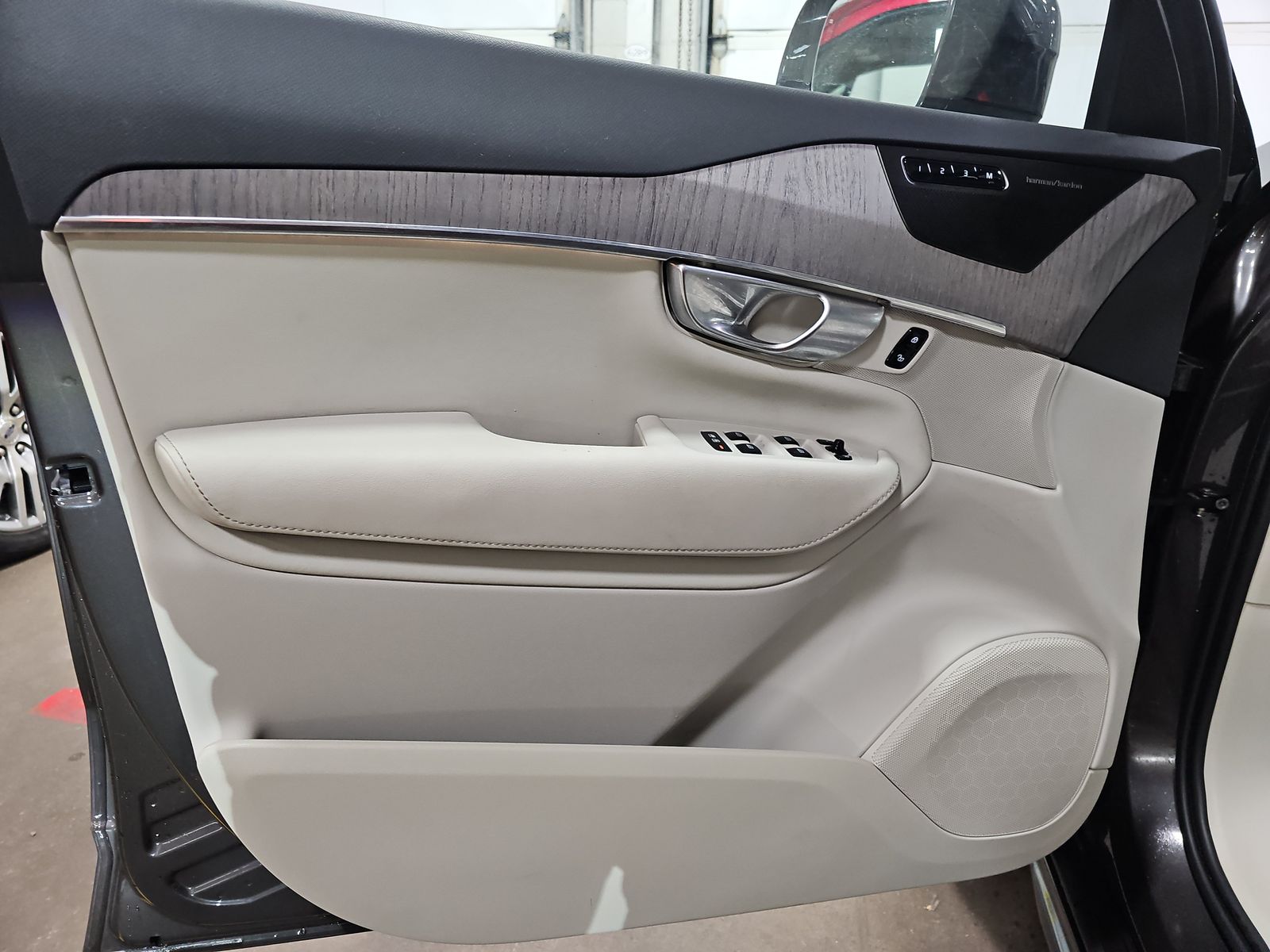 2024 Volvo XC90 B6 Plus AWD