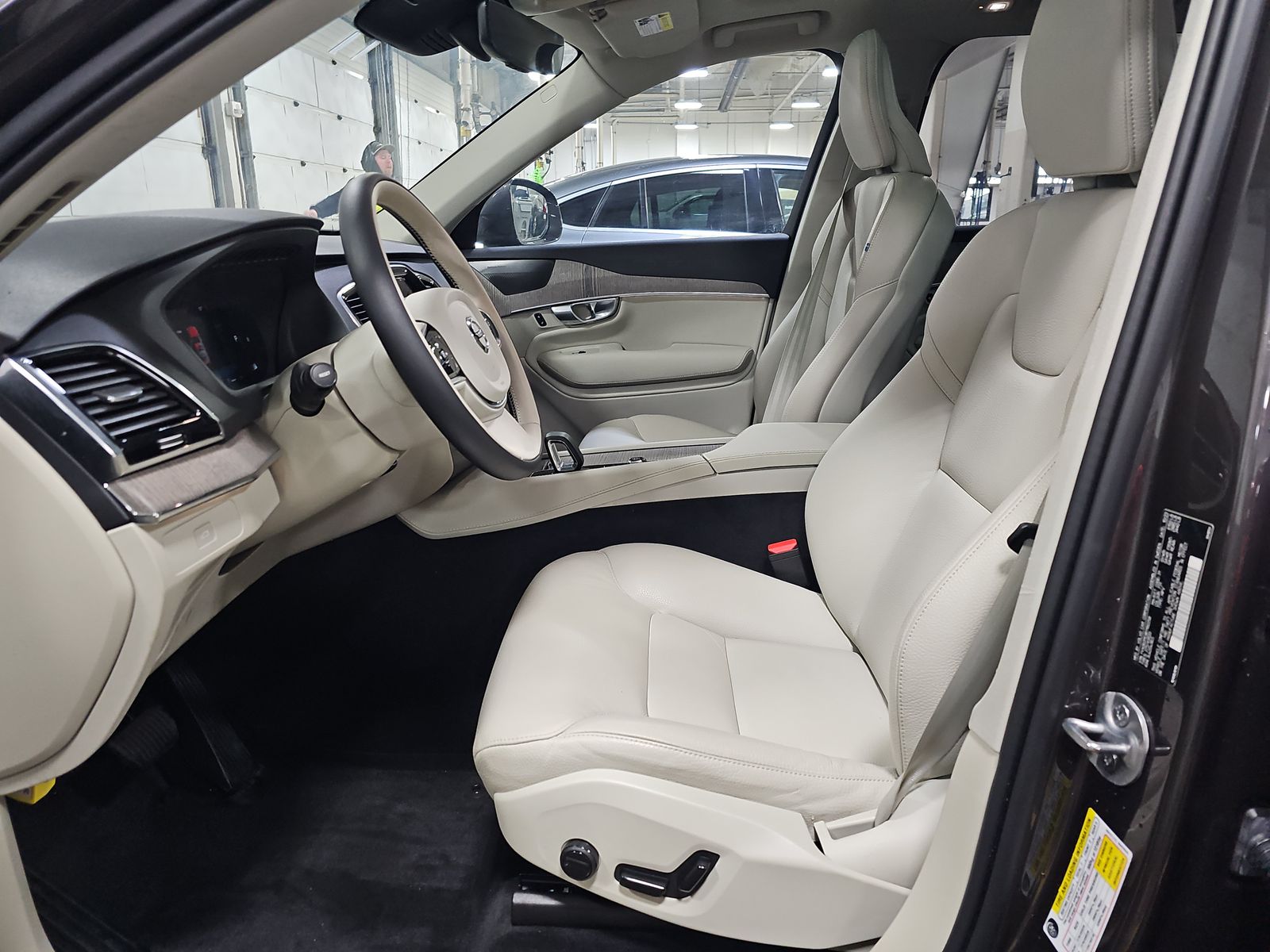 2024 Volvo XC90 B6 Plus AWD