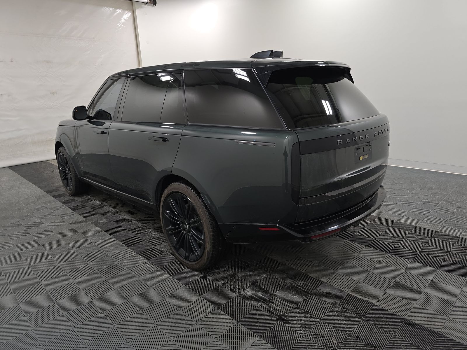 2023 Land Rover Range Rover SE LWB AWD