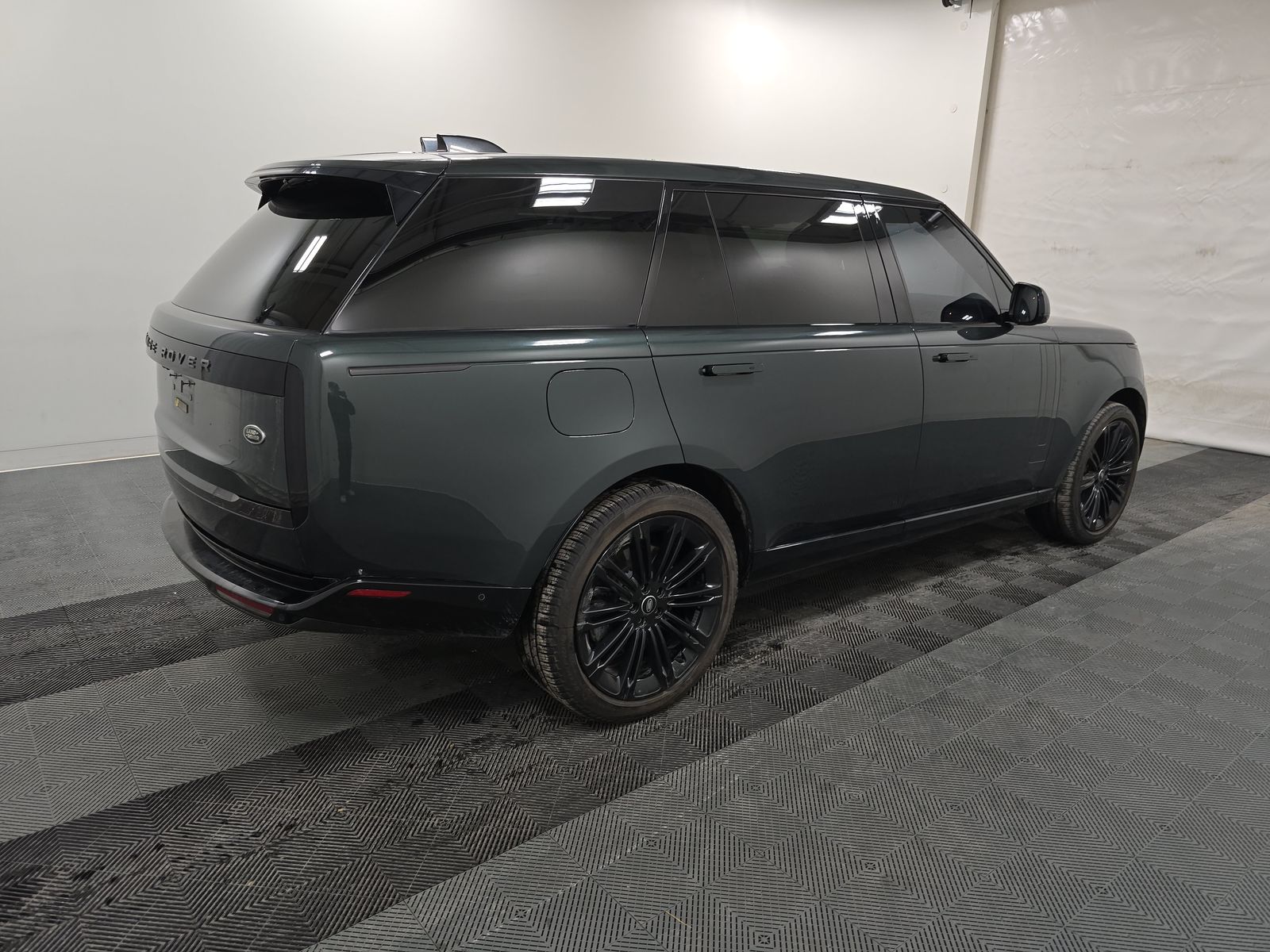 2023 Land Rover Range Rover SE LWB AWD
