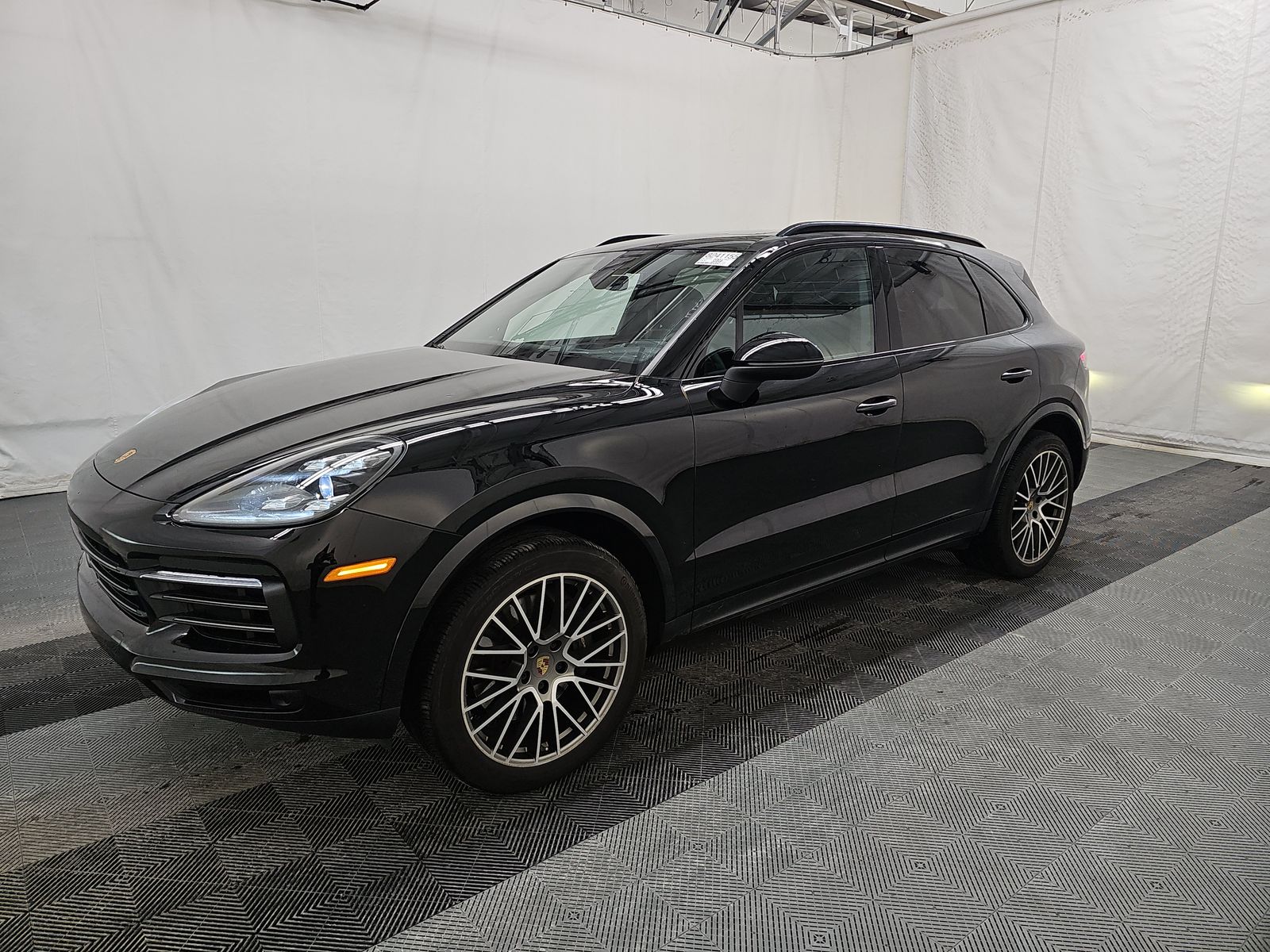 2023 Porsche Cayenne Platinum Edition AWD