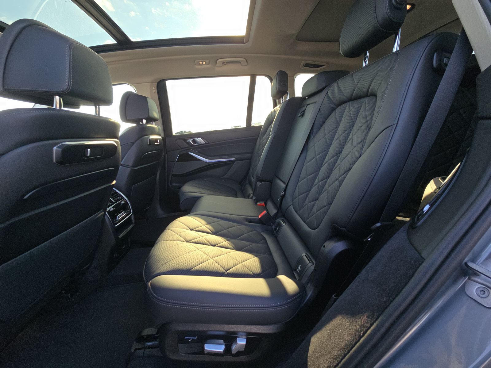 2025 BMW X7 xDrive40i AWD