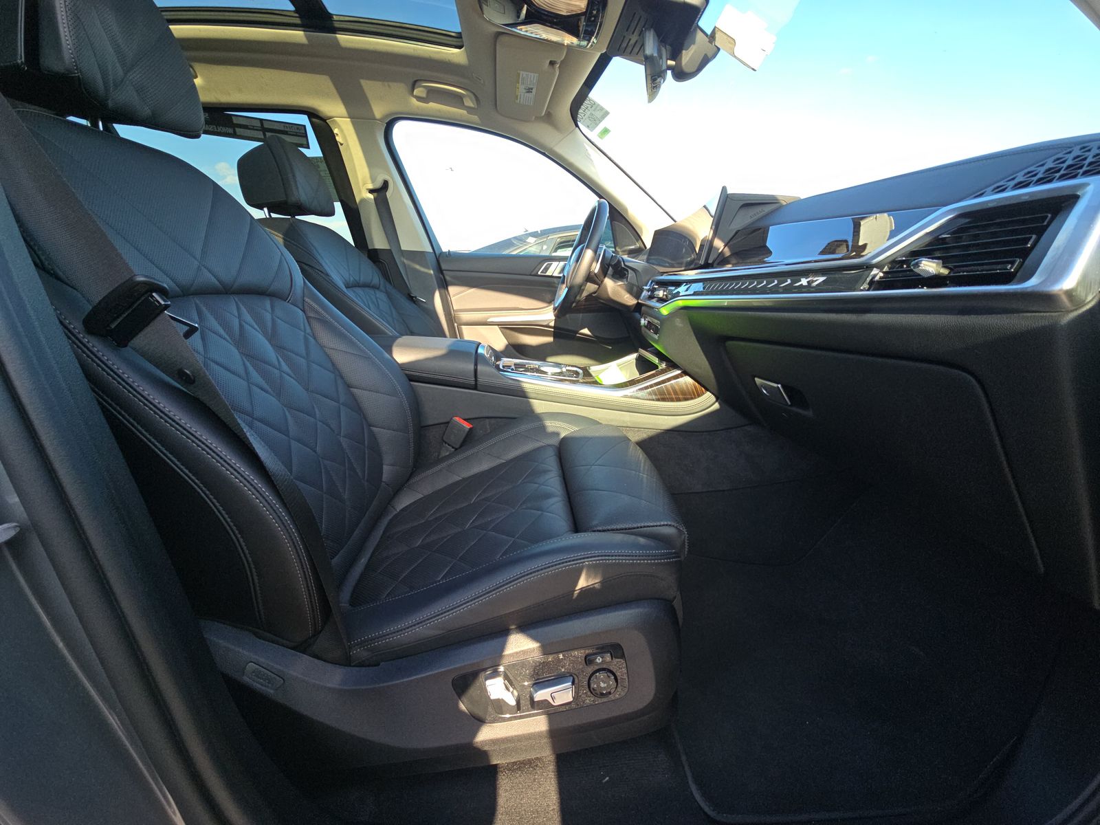 2025 BMW X7 xDrive40i AWD