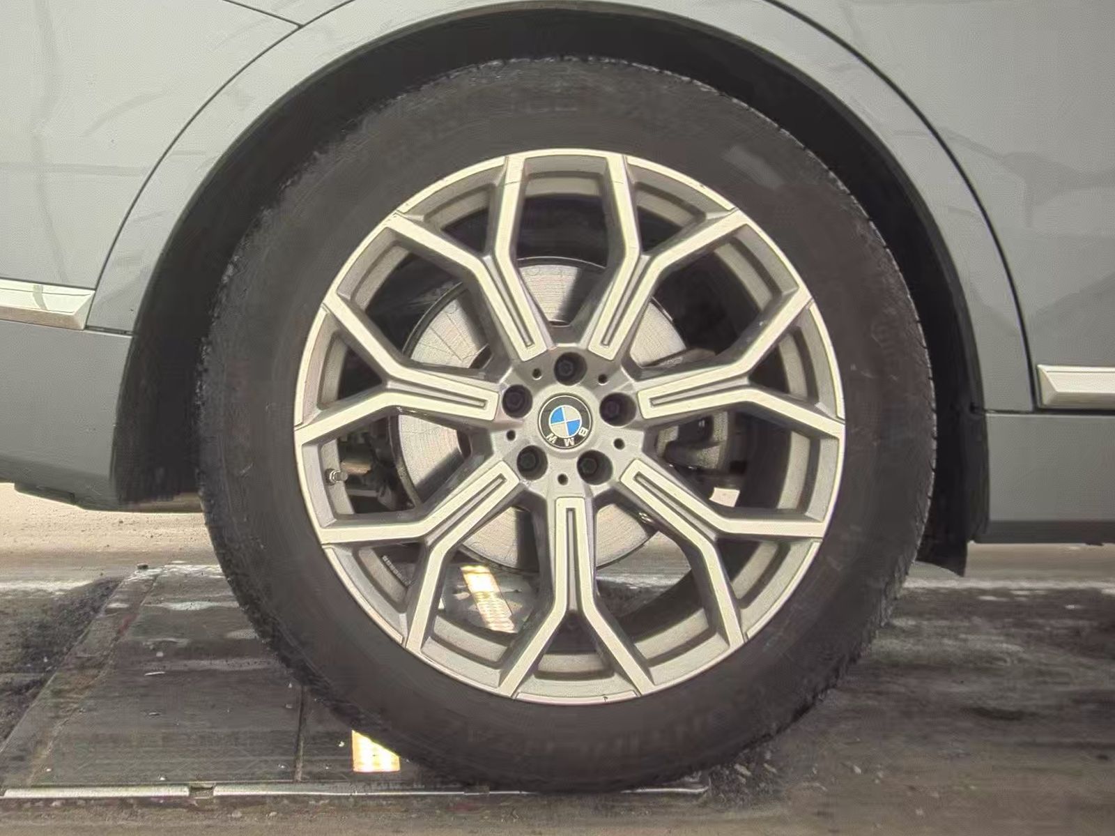 2025 BMW X7 xDrive40i AWD