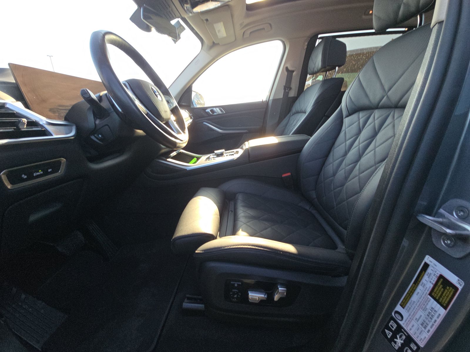 2025 BMW X7 xDrive40i AWD