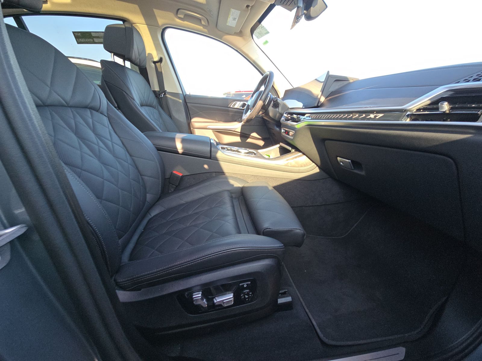 2025 BMW X7 xDrive40i AWD