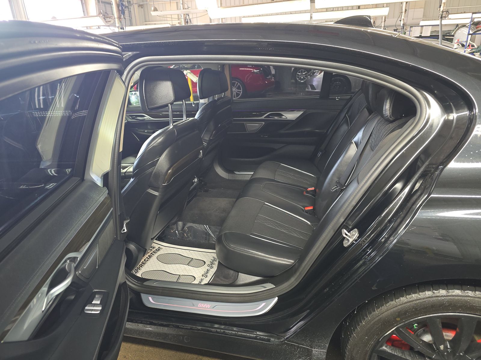 2022 BMW 7 Series 740i RWD