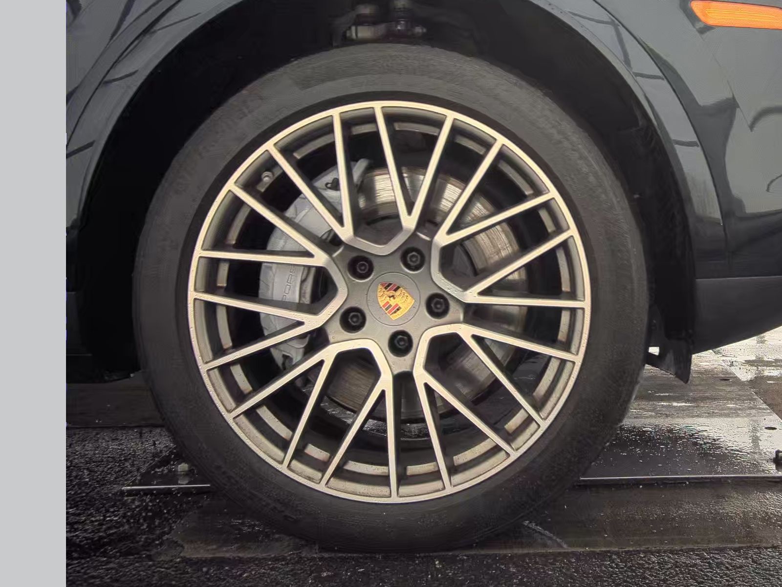 2022 Porsche Cayenne Platinum Edition AWD