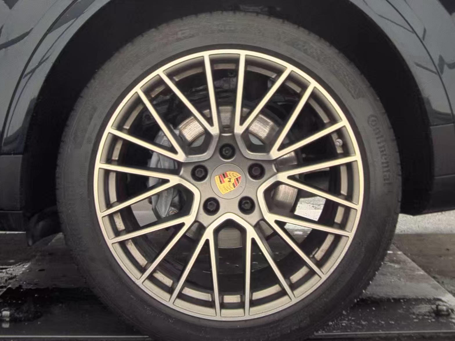 2022 Porsche Cayenne Platinum Edition AWD