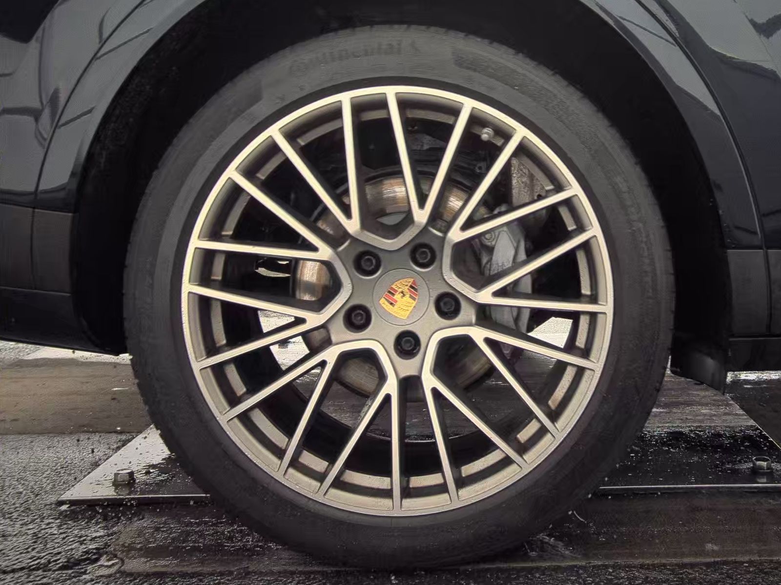 2022 Porsche Cayenne Platinum Edition AWD