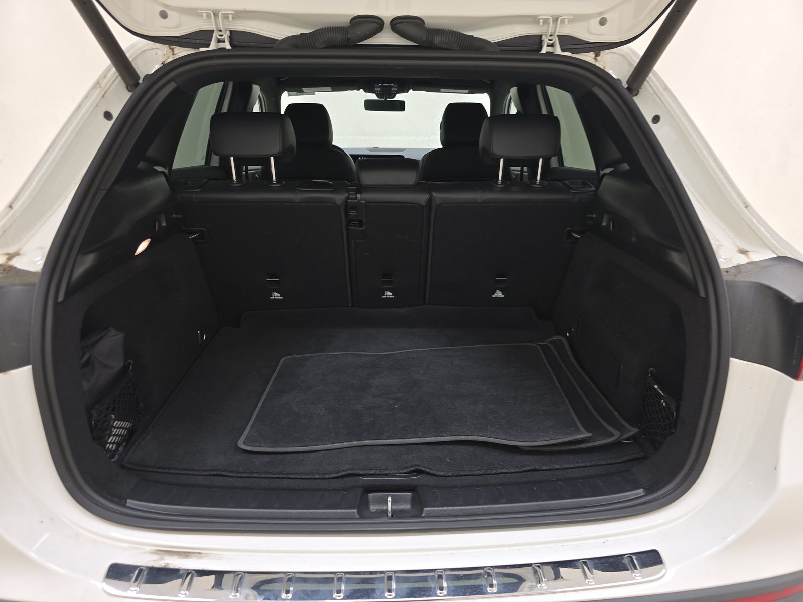 Mercedes-Benz GLA 250 снимка Mercedes-Benz GLA 250