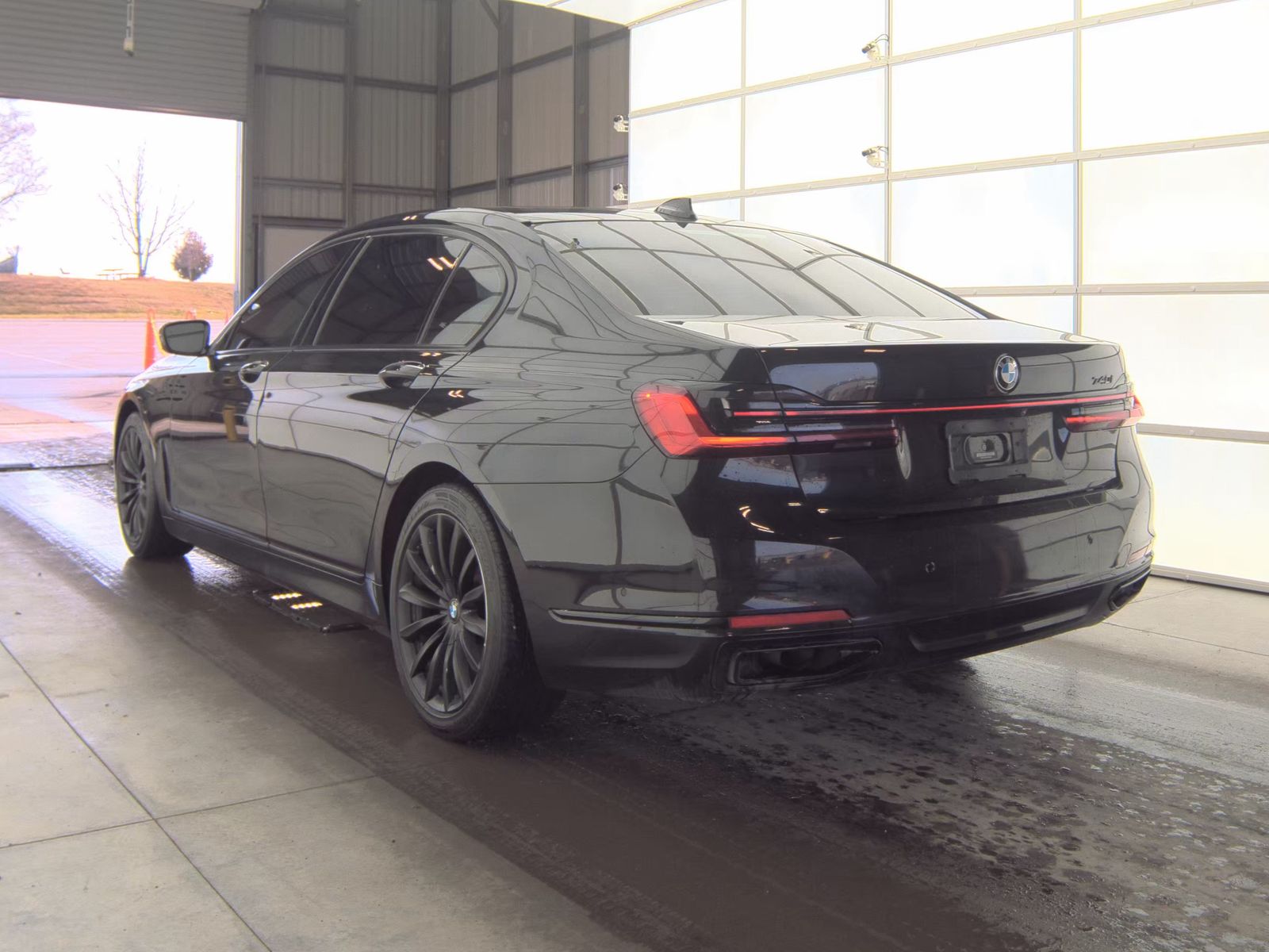 2022 BMW 7 Series 740i RWD