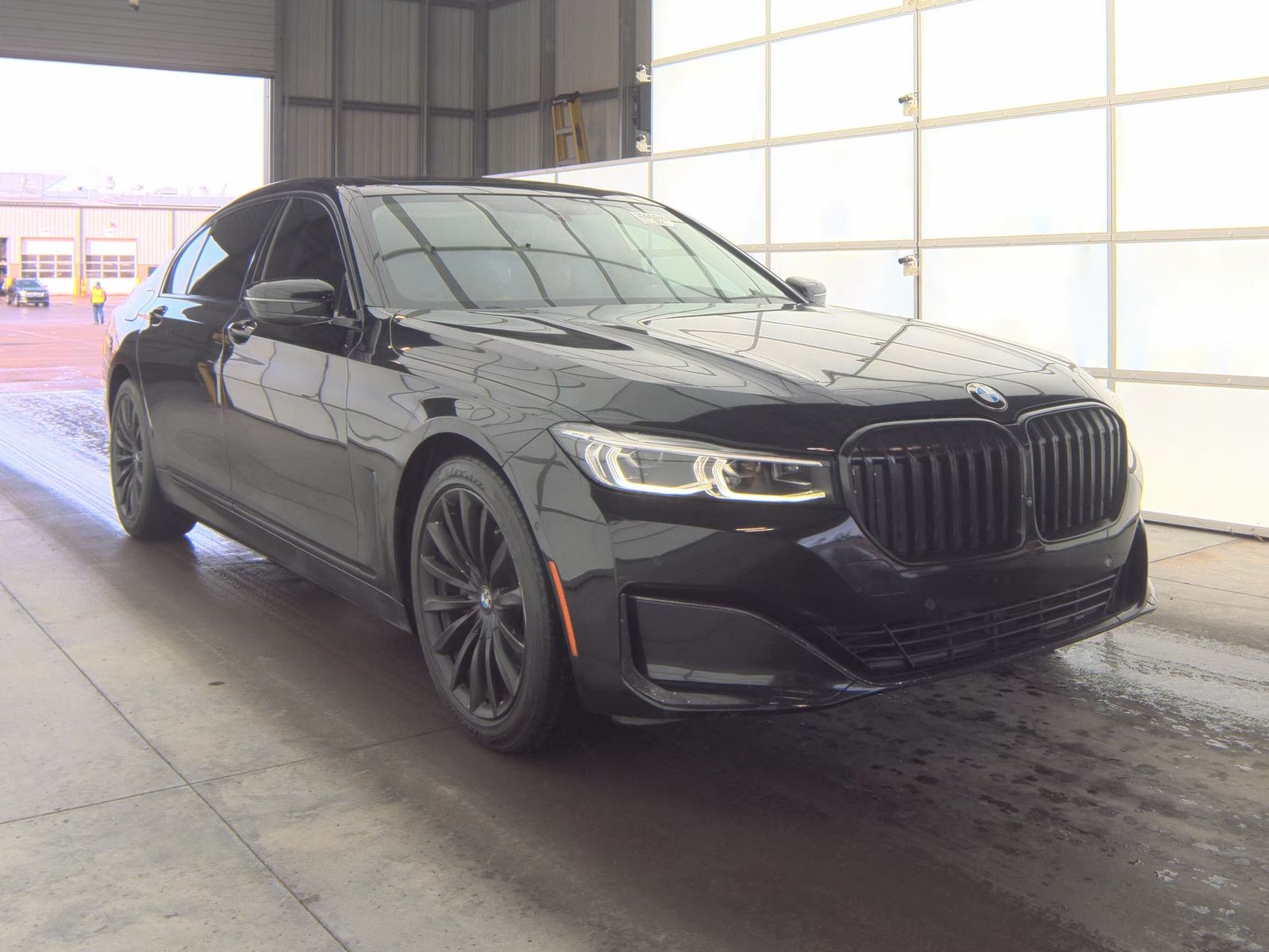 2022 BMW 7 Series 740i RWD