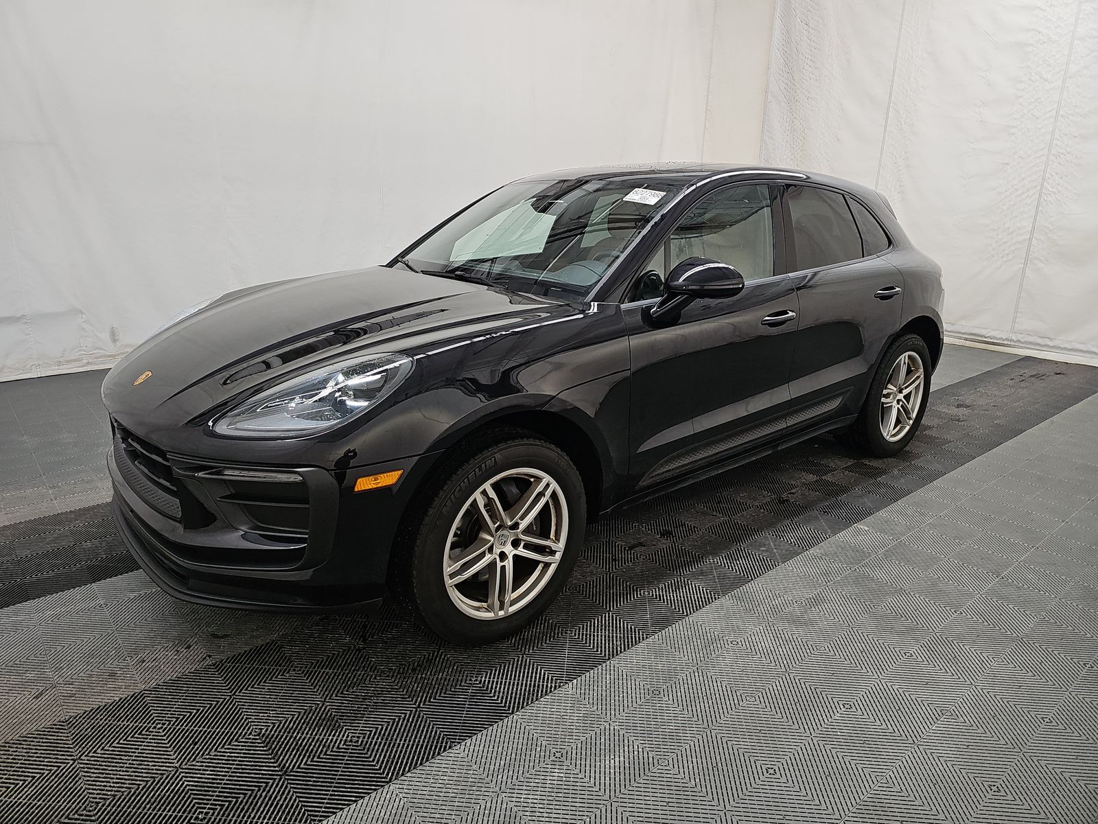 2023 Porsche Macan Base AWD