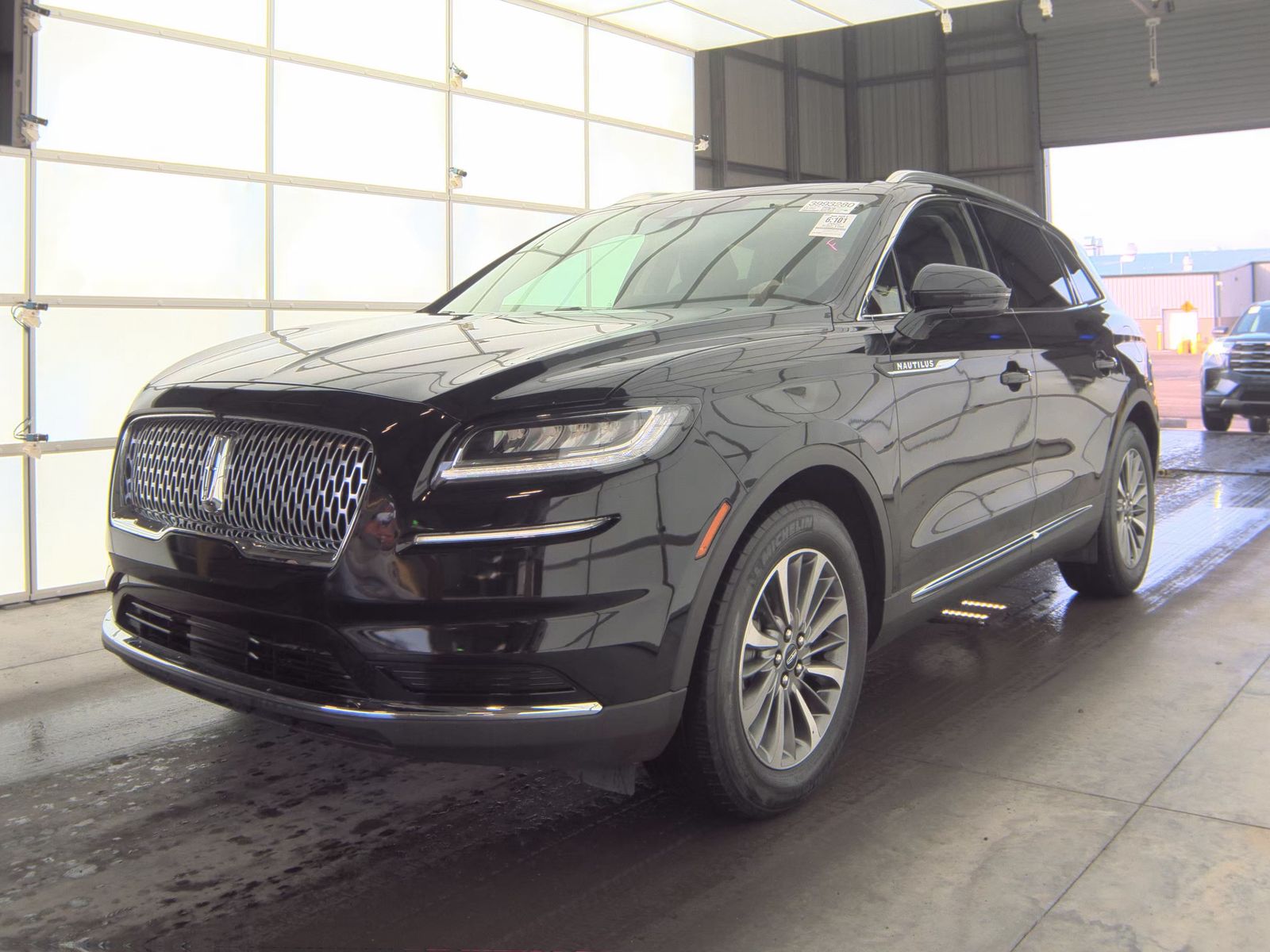 2022 Lincoln Nautilus Standard FWD