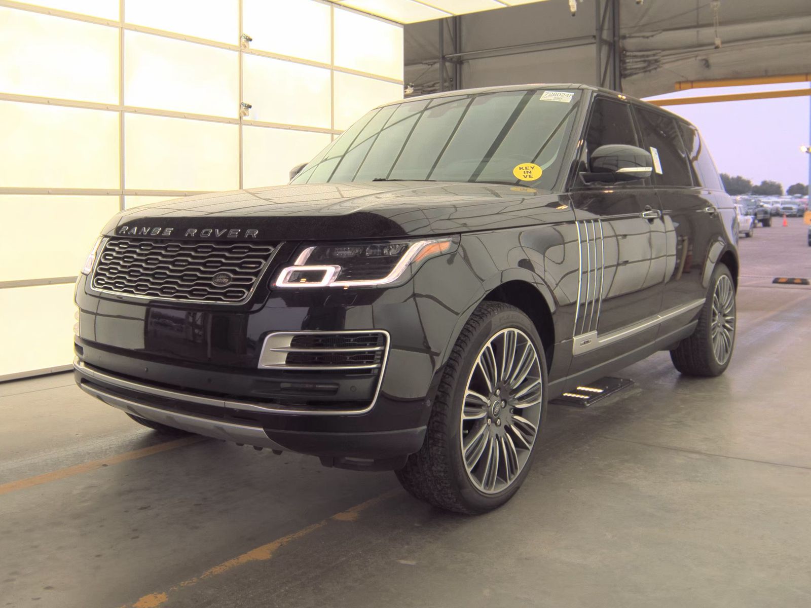 2022 Land Rover Range Rover SV Autobiography