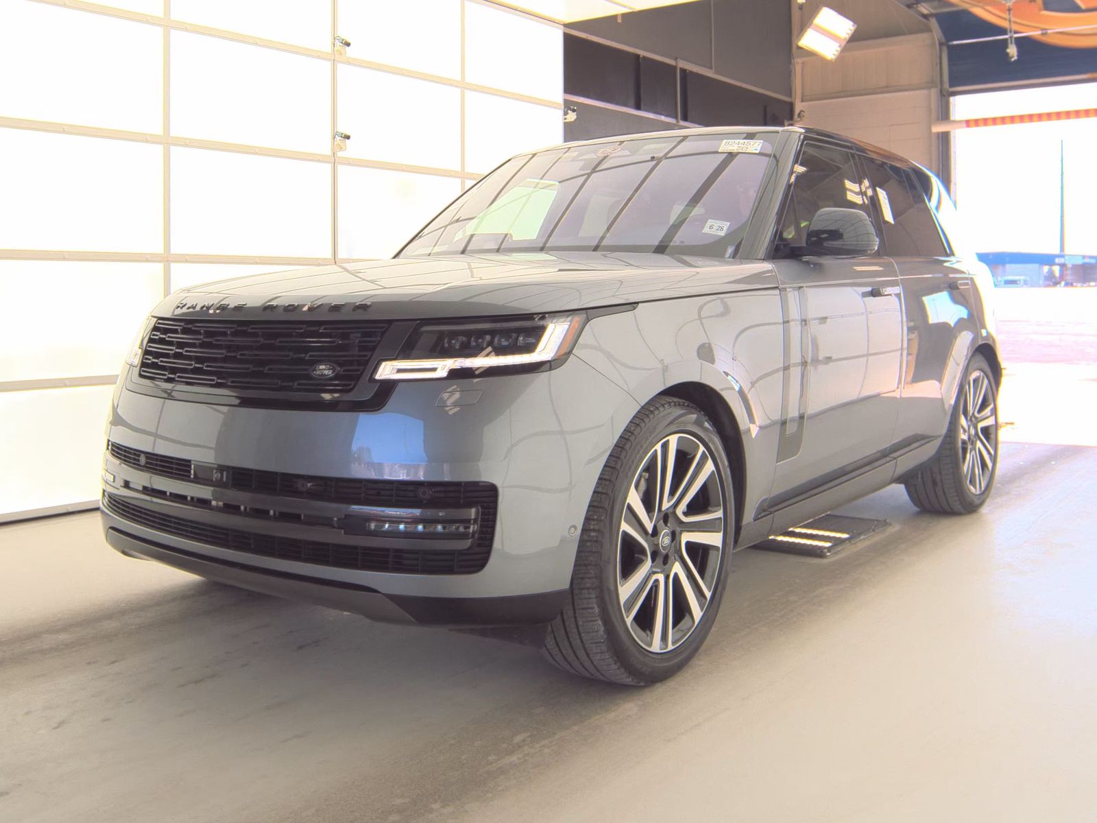 2023 Land Rover Range Rover SE