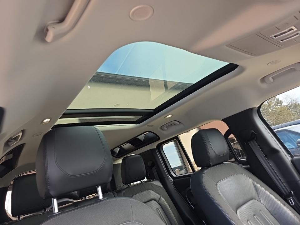 2020 Land Rover Defender 110 SE AWD