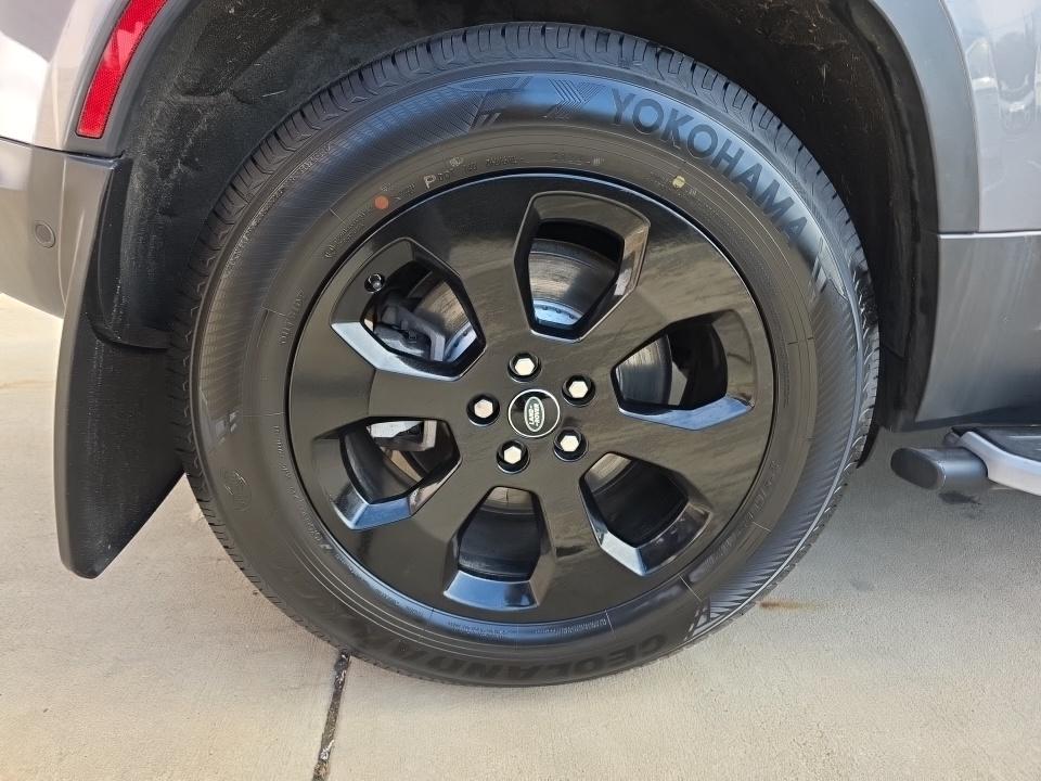 2020 Land Rover Defender 110 SE AWD