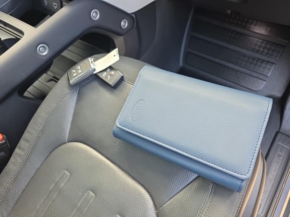 2020 Land Rover Defender 110 SE AWD