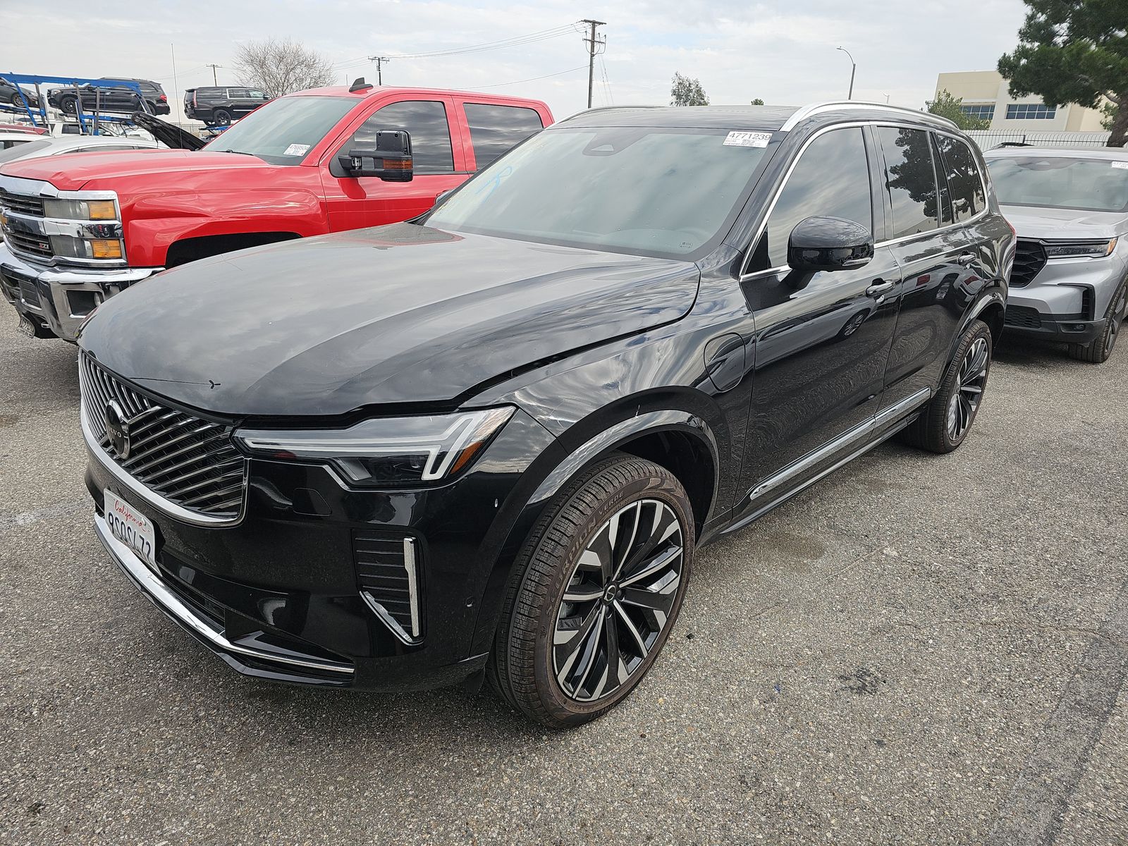 2025 Volvo XC90 Plug-In Hybrid T8 Plus AWD