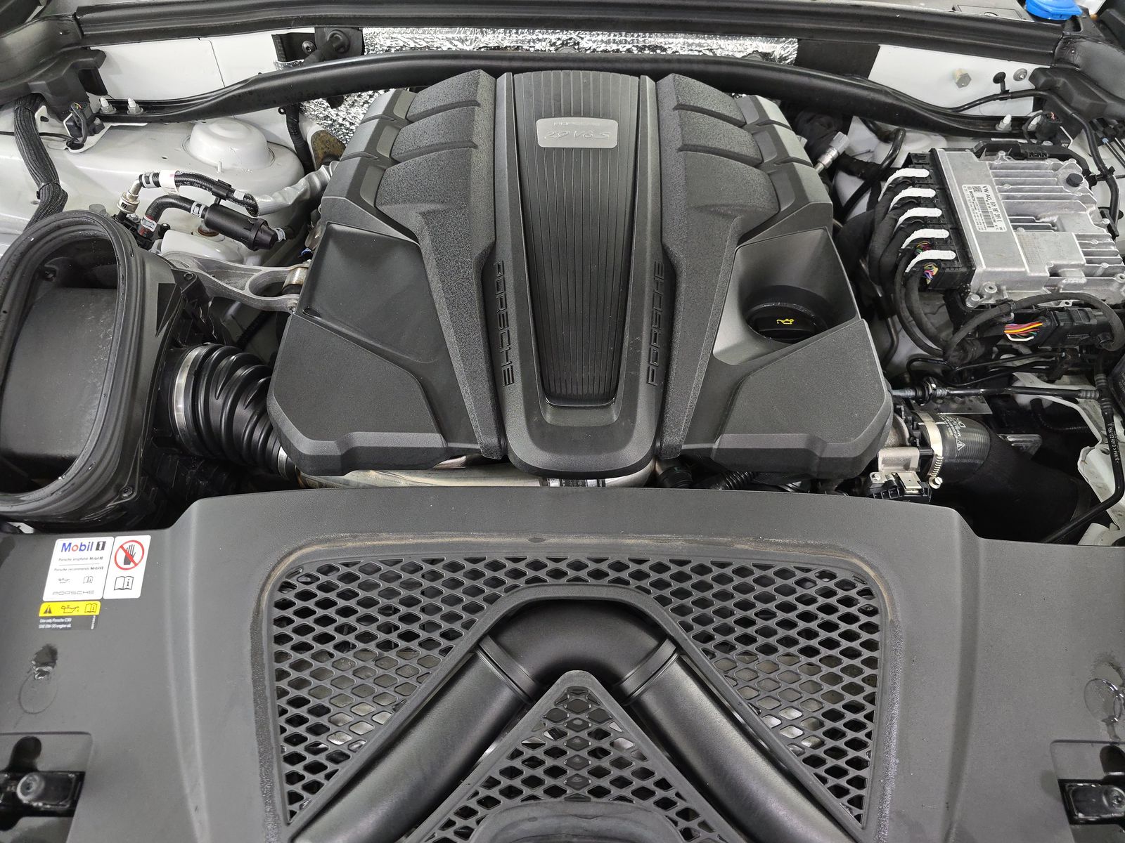 2022 Porsche Macan S AWD