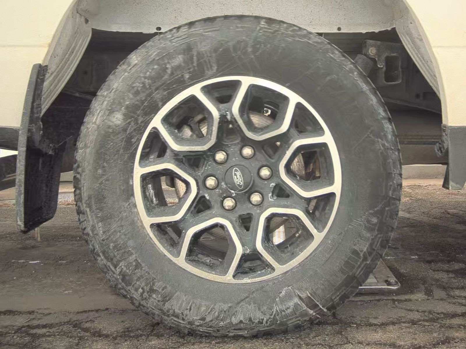 2023 Ford F-150 Lariat AWD