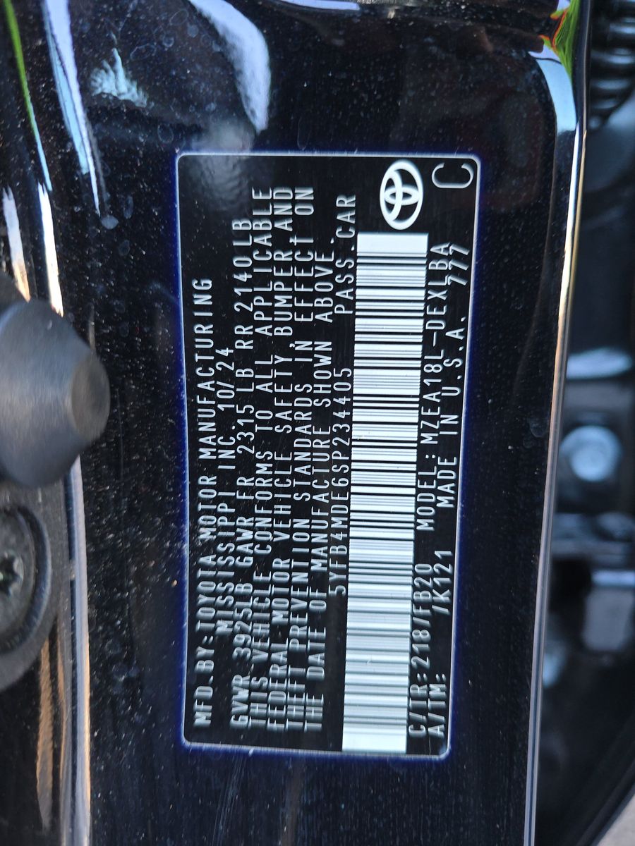 2025 Toyota Corolla LE FWD