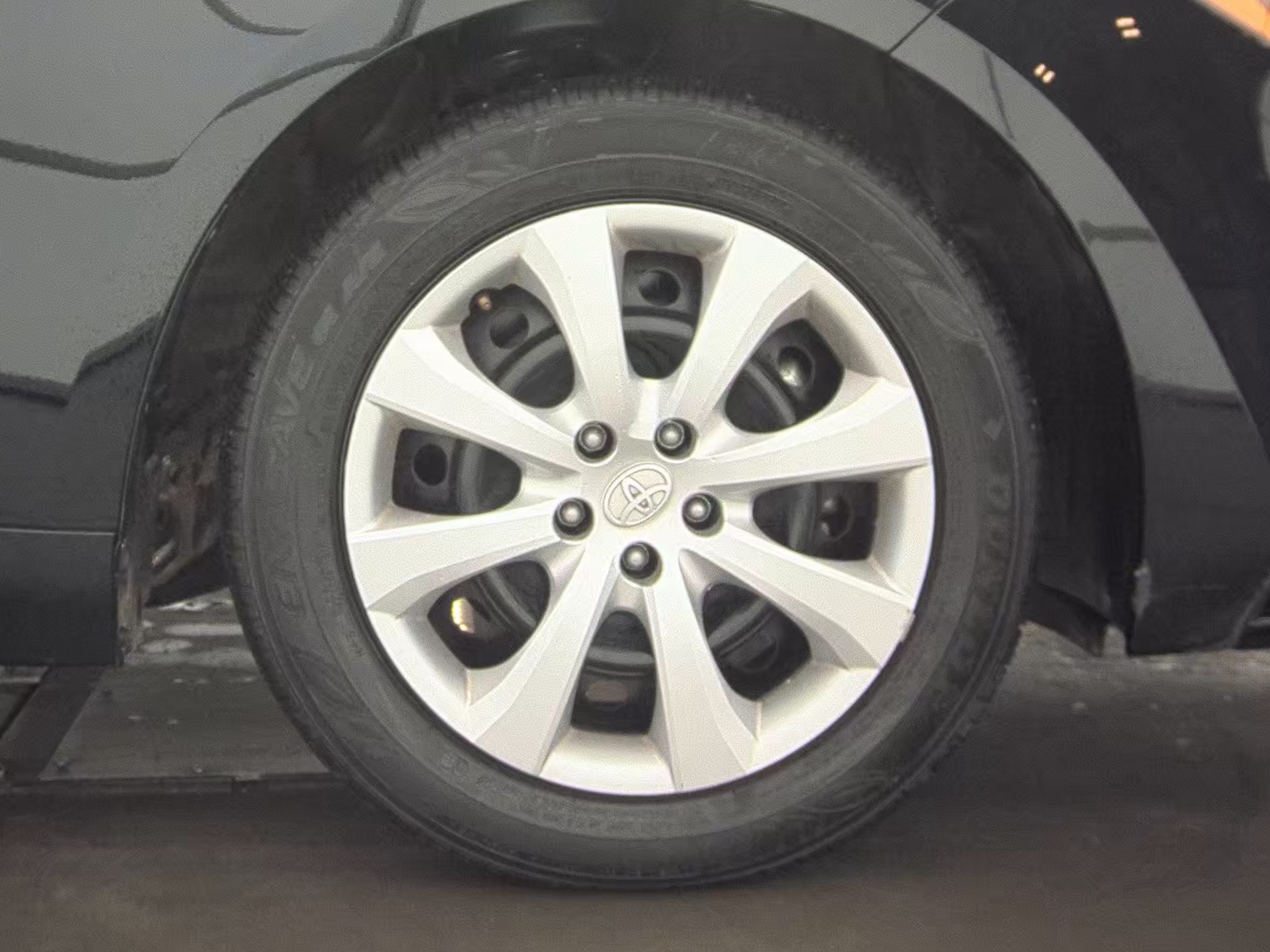 2025 Toyota Corolla LE FWD