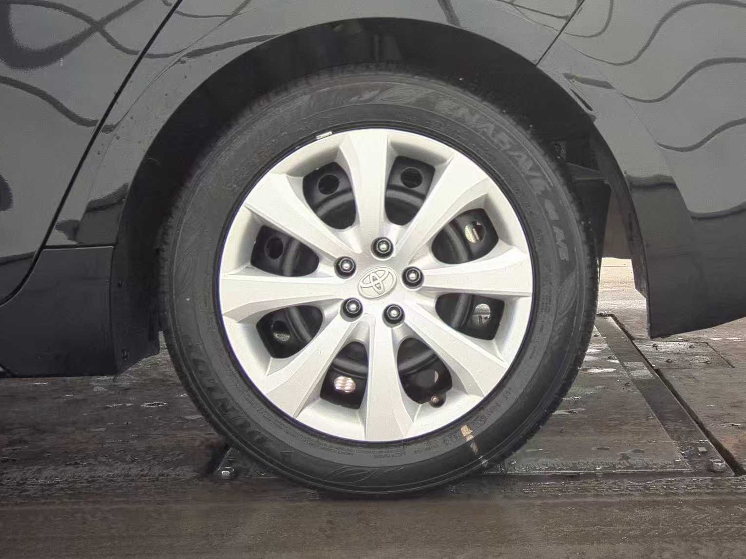 2025 Toyota Corolla LE FWD