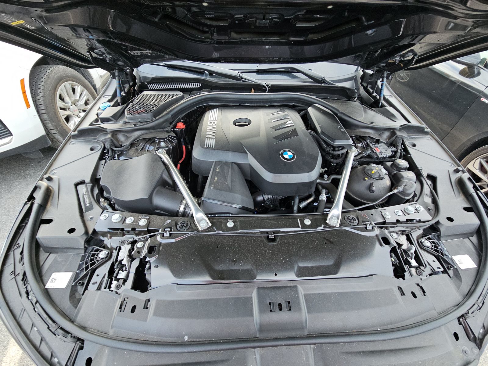 2025 BMW 5 Series 530i RWD