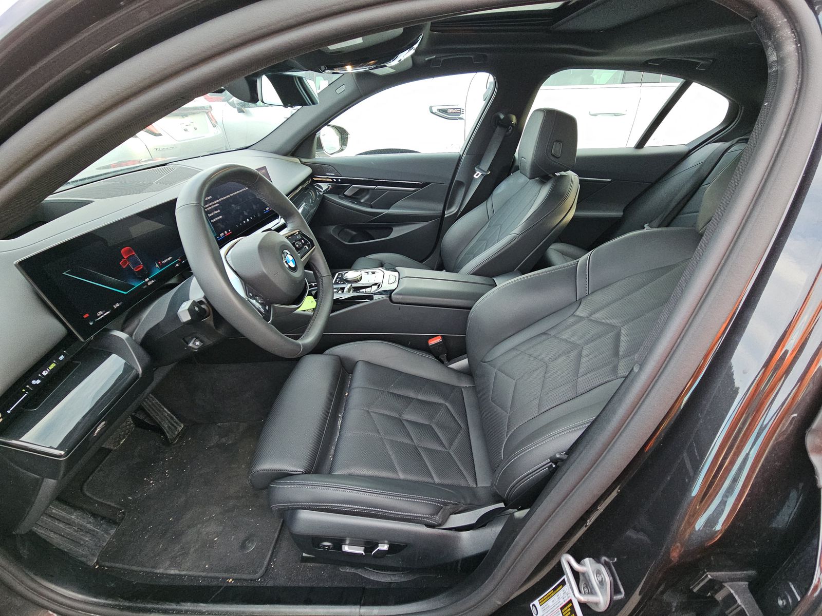 2025 BMW 5 Series 530i RWD