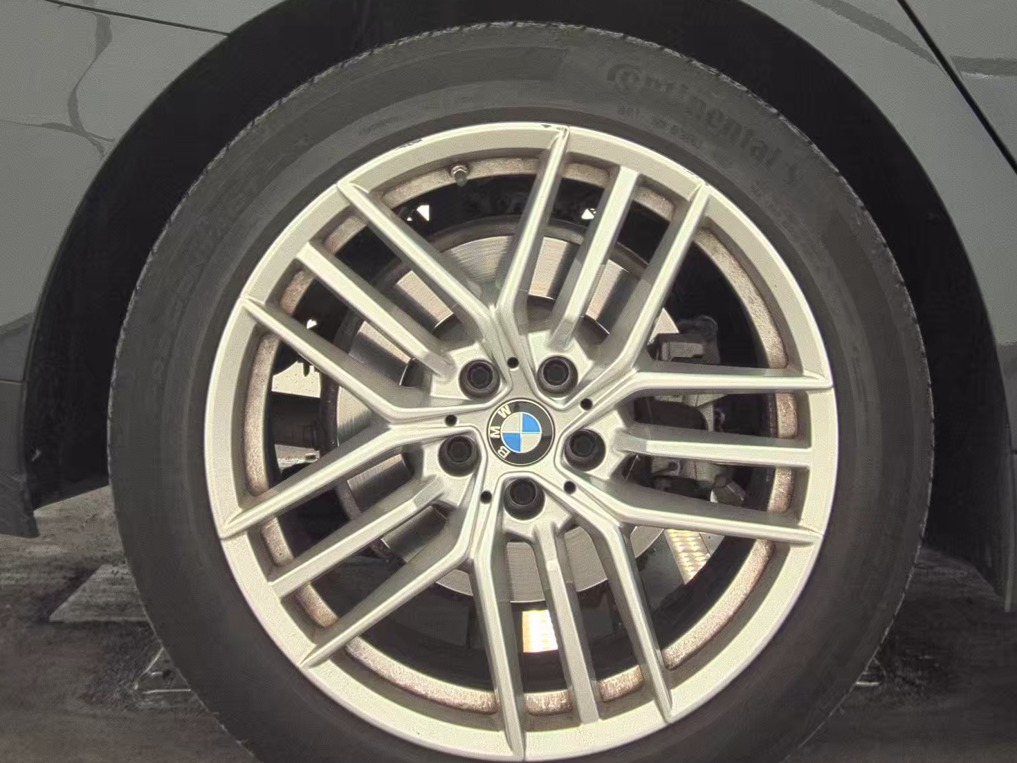 2025 BMW 5 Series 530i RWD