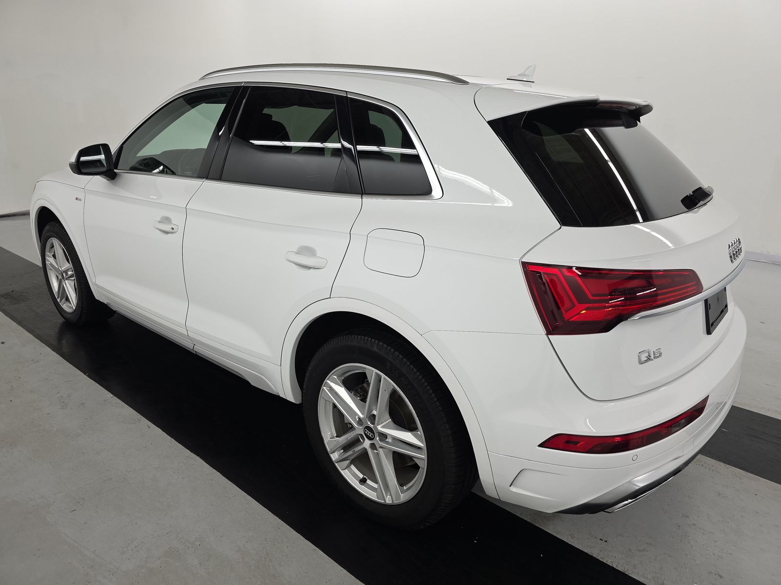2022 Audi Q5 e Plug-In Hybrid S line Premium FWD
