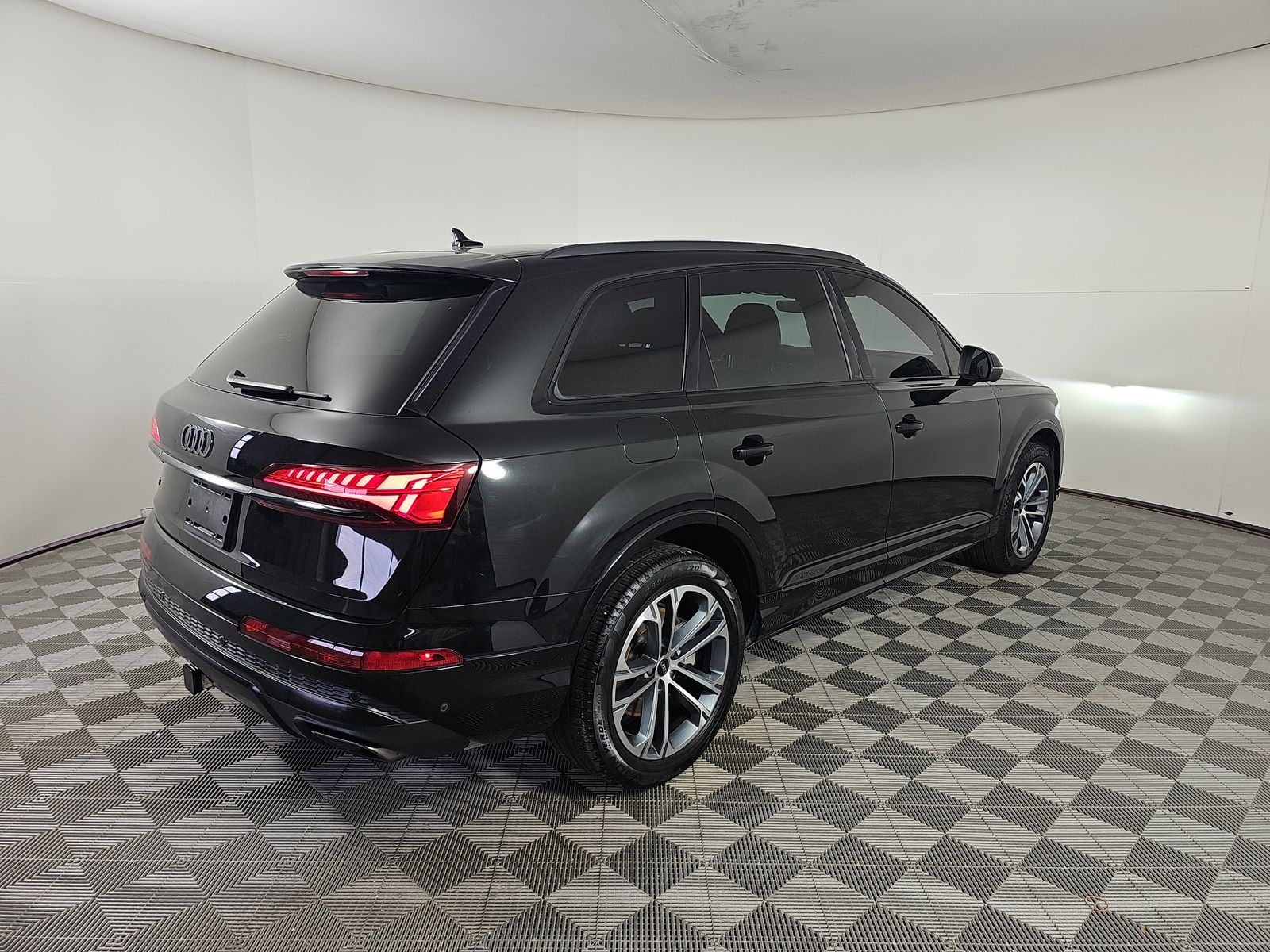2025 Audi Q7 Premium Plus AWD