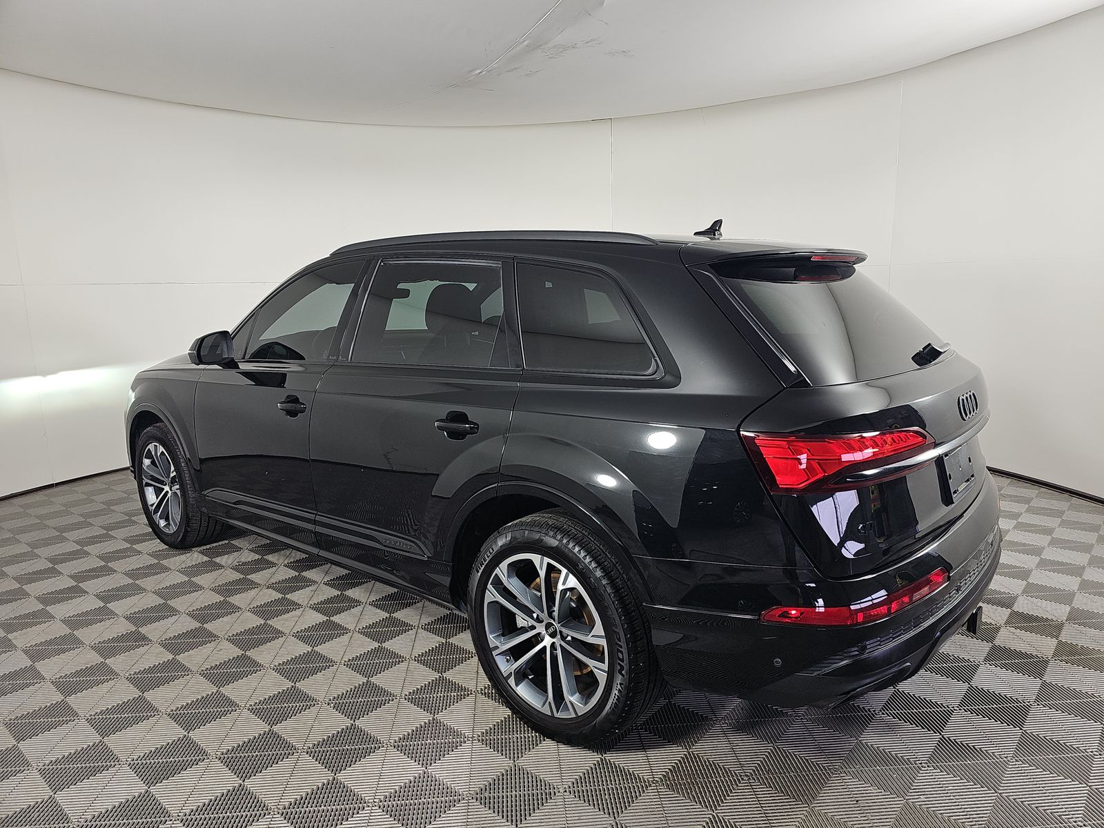 2025 Audi Q7 Premium Plus AWD