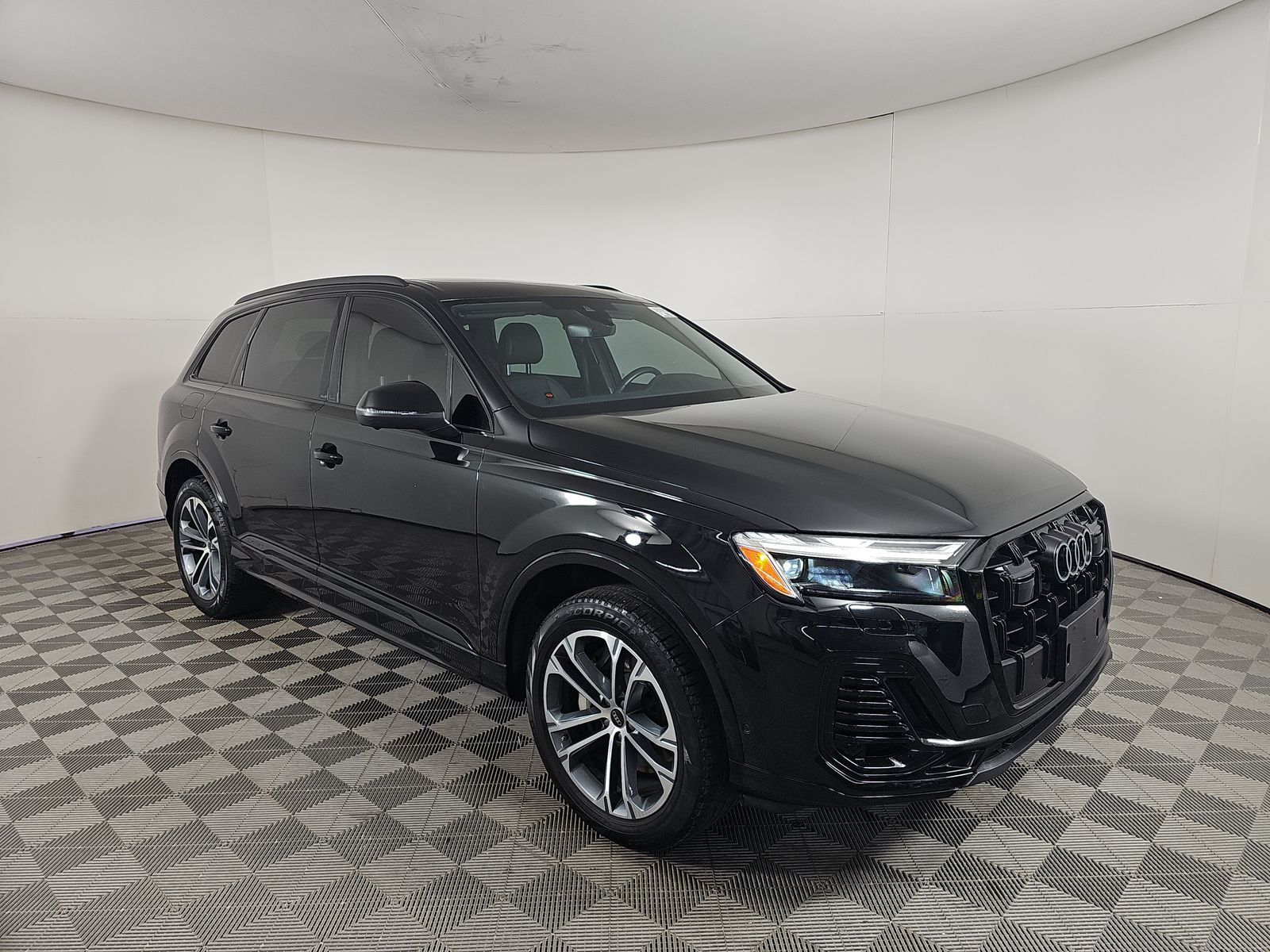 2025 Audi Q7 Premium Plus AWD