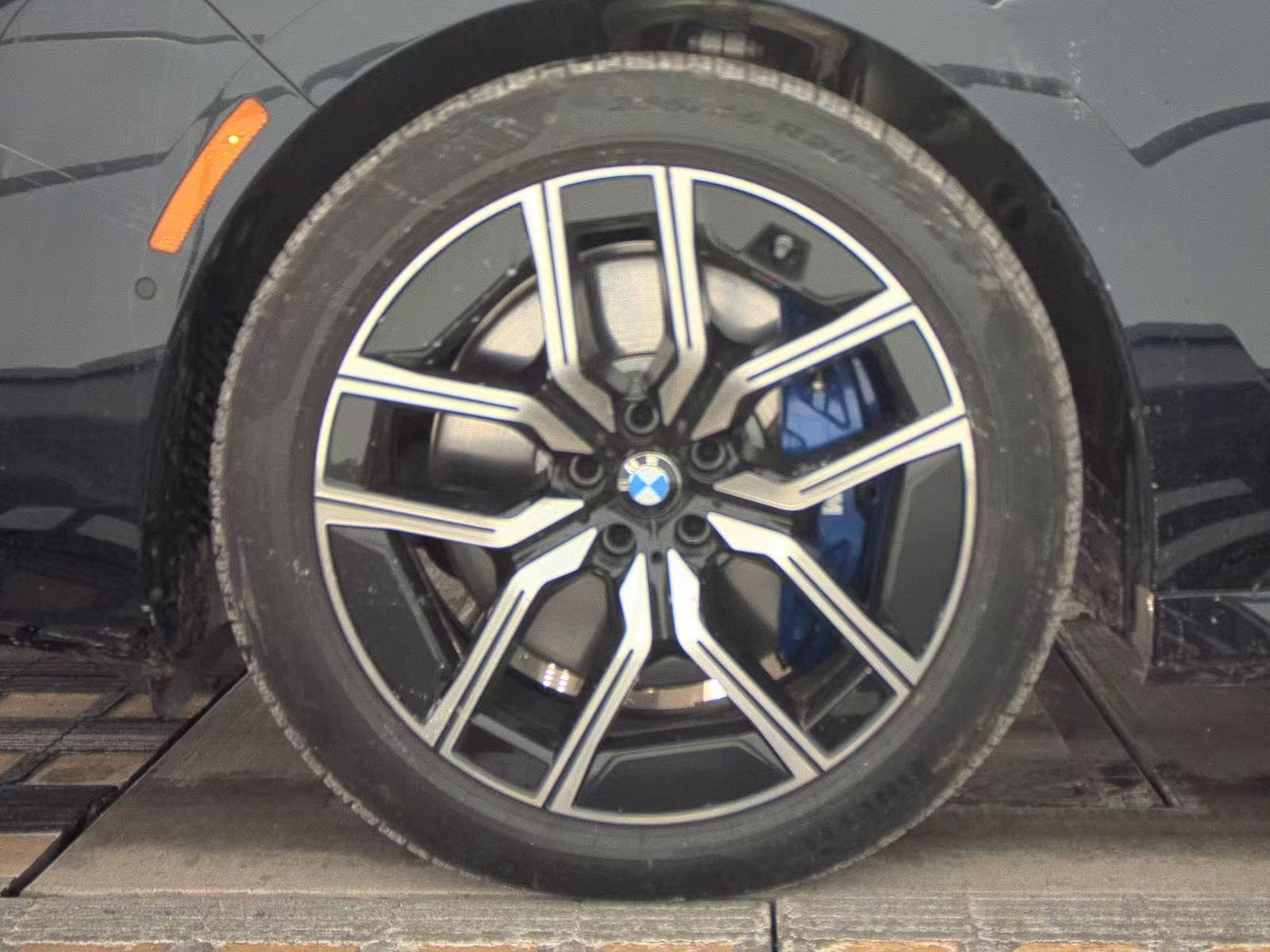 2025 BMW 7 Series 760i xDrive AWD