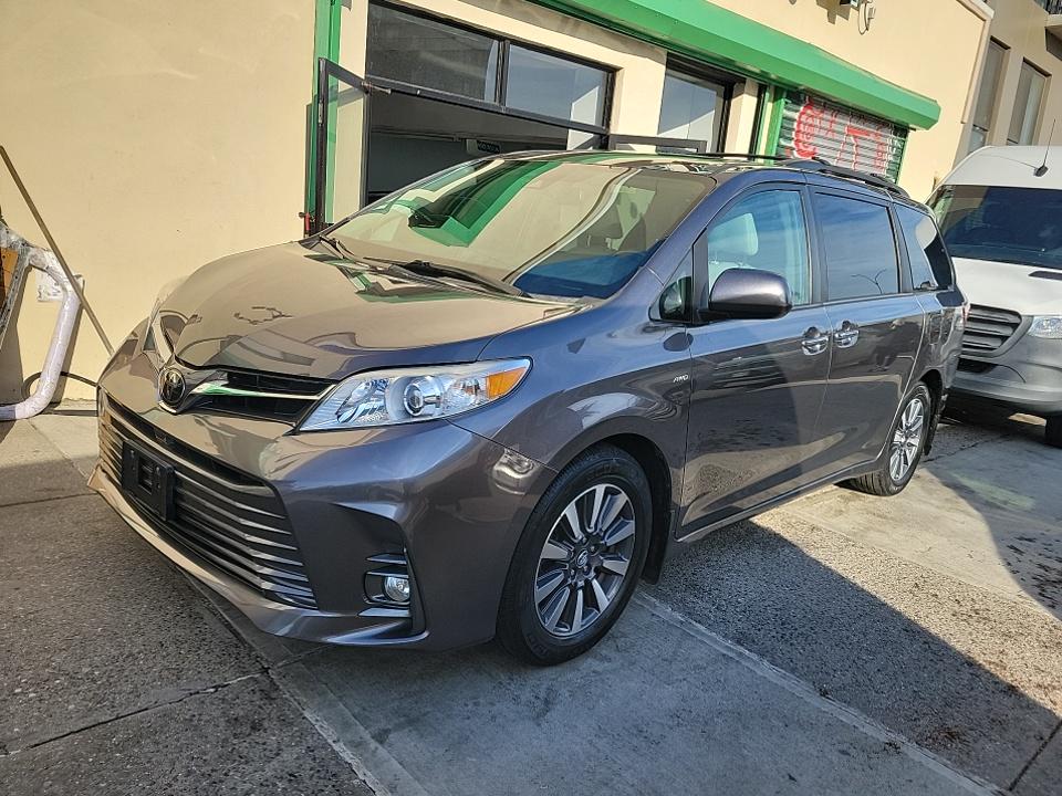2018 Toyota Sienna XLE AWD