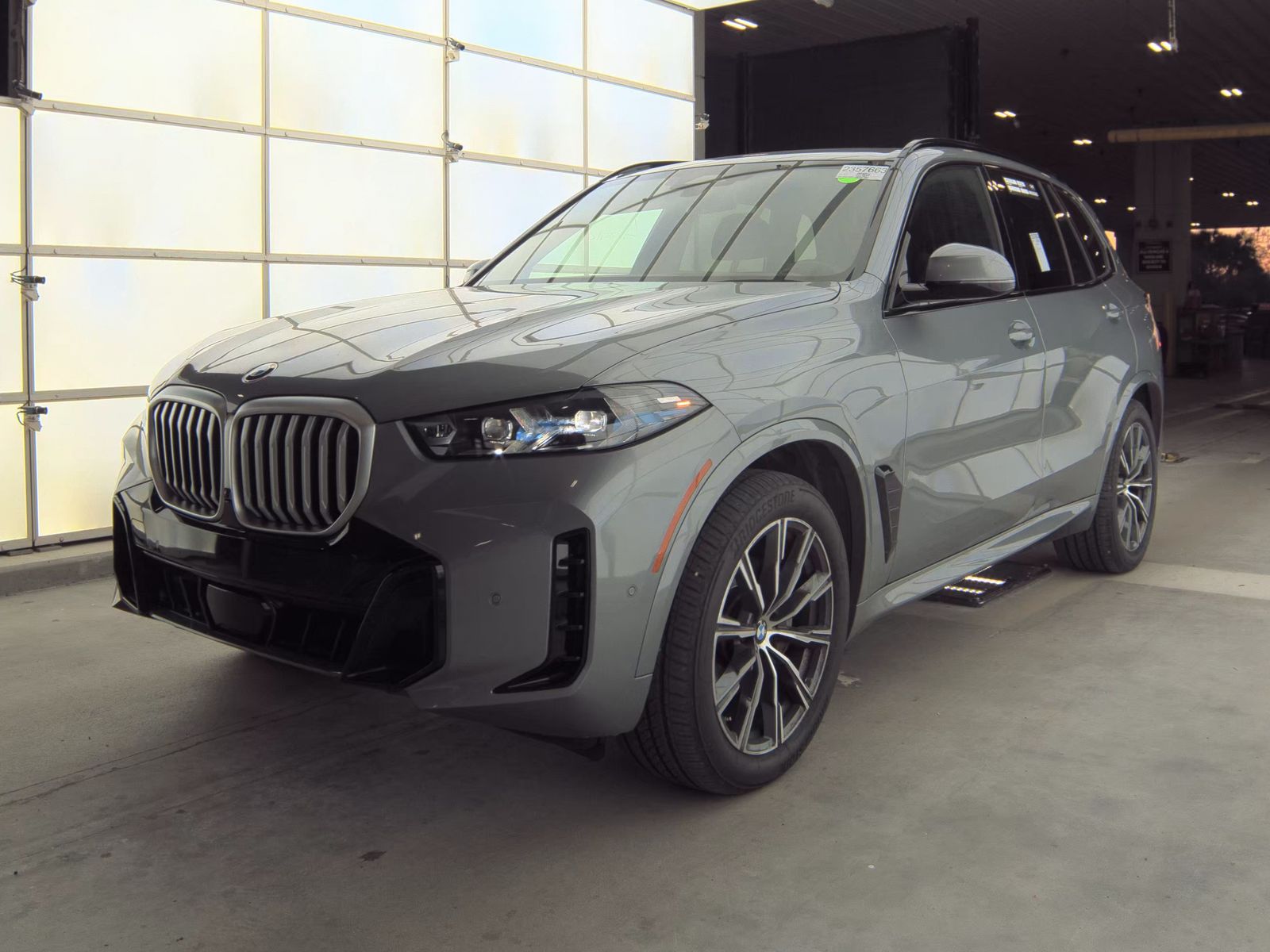2025 BMW X5 xDrive40i M SPORT LINE