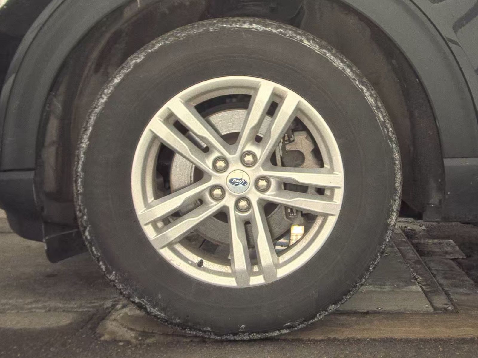 2023 Ford Explorer XLT AWD