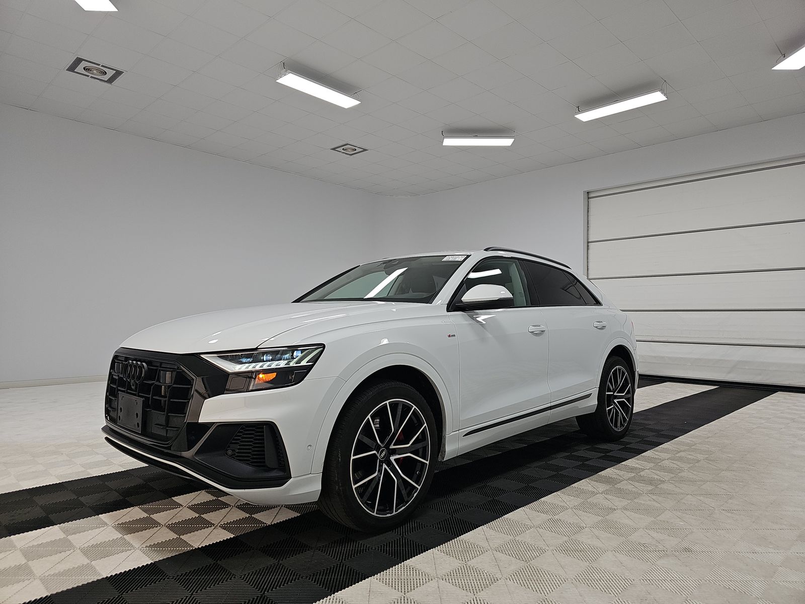2023 Audi Q8 Premium Plus