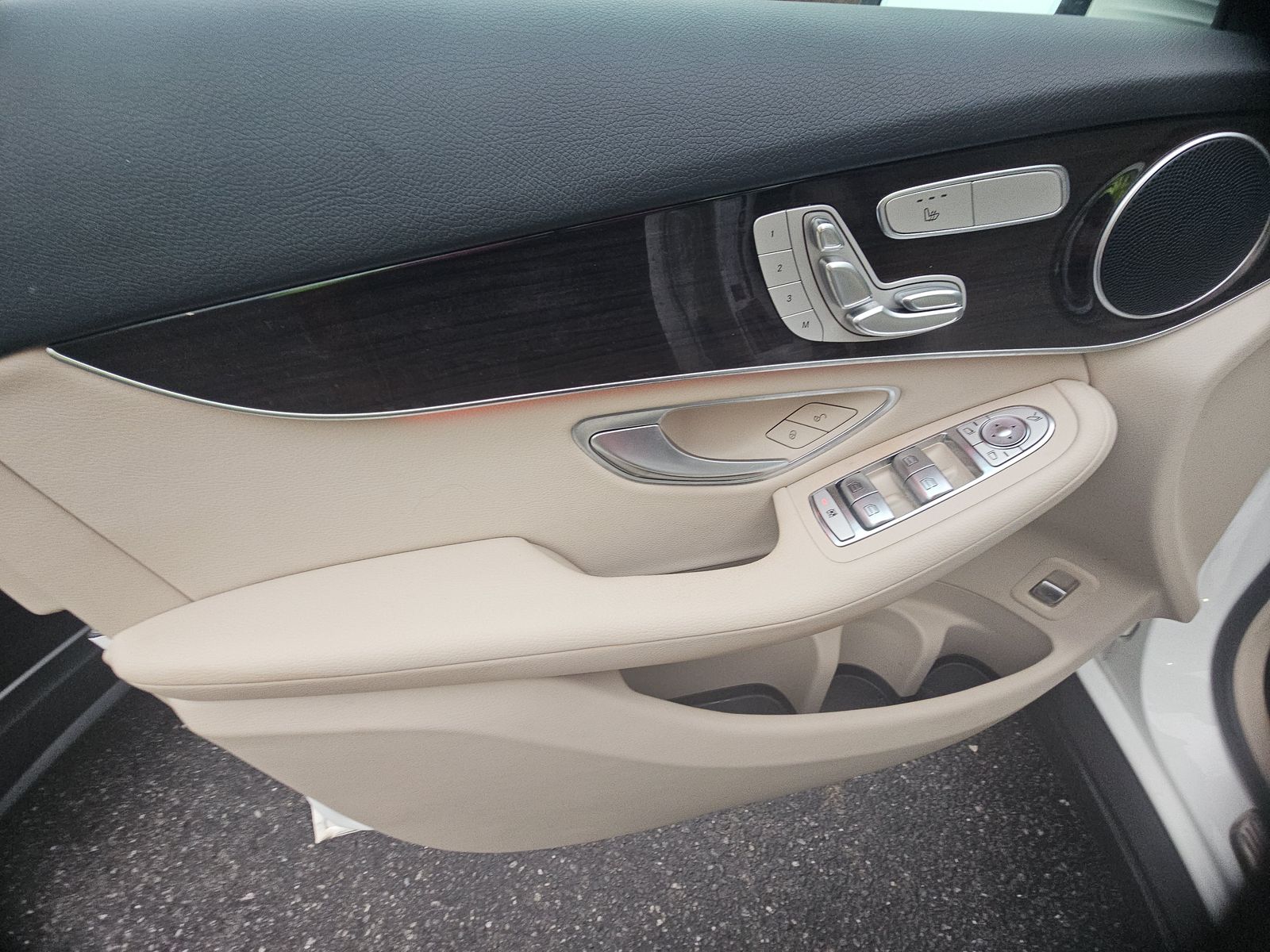 2022 Mercedes-Benz GLC GLC 300 RWD