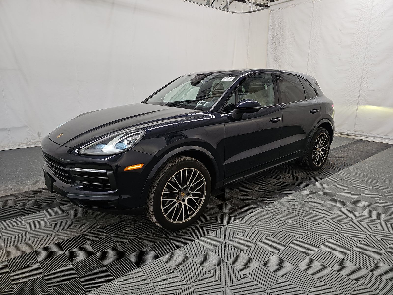 2023 Porsche Cayenne Platinum Edition AWD