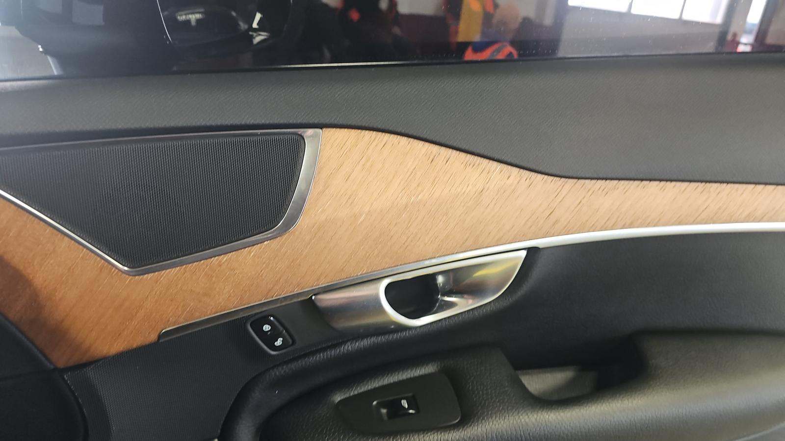 2022 Volvo XC90 T6 Momentum AWD