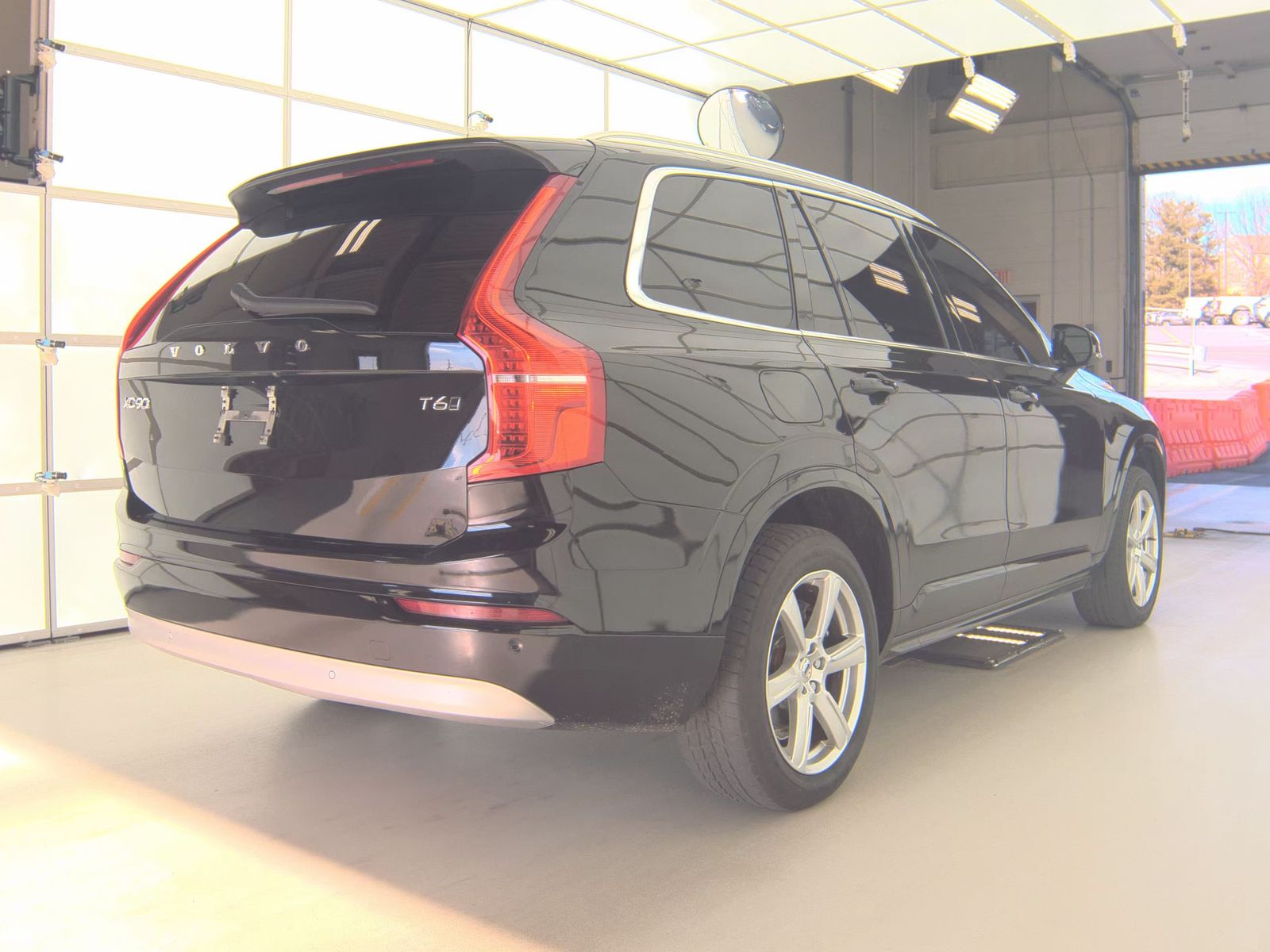 2022 Volvo XC90 T6 Momentum AWD