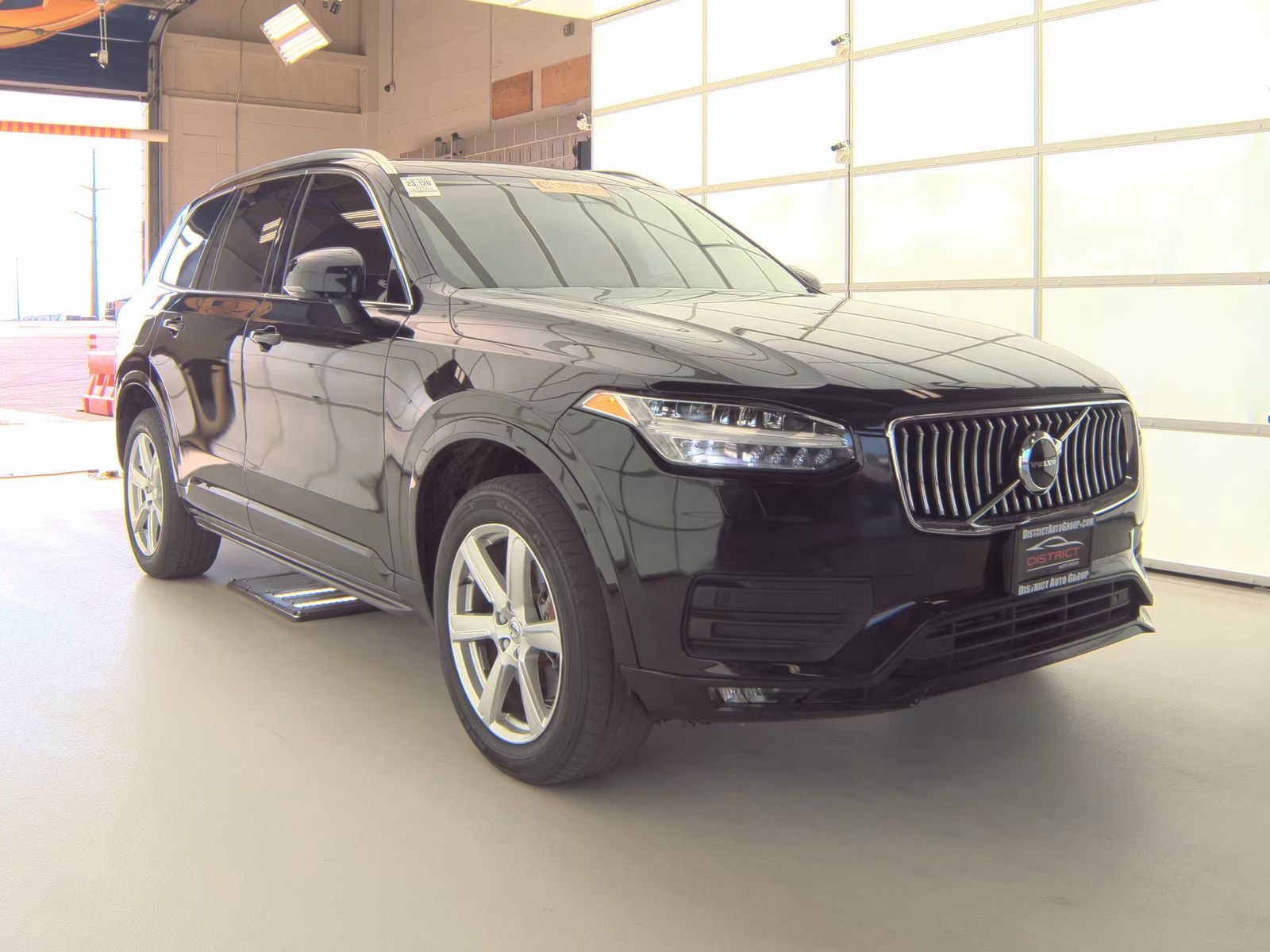 2022 Volvo XC90 T6 Momentum AWD