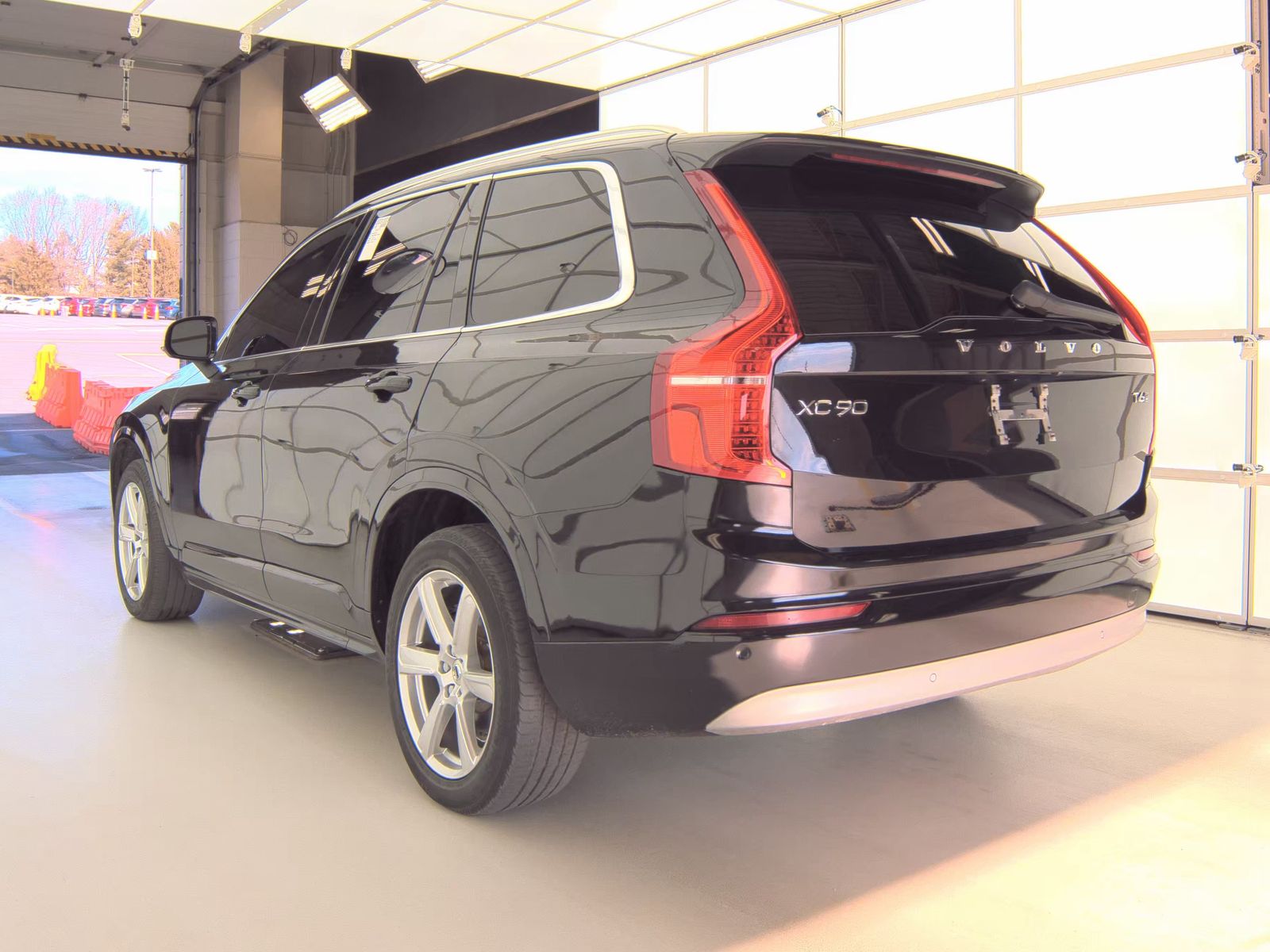 2022 Volvo XC90 T6 Momentum AWD