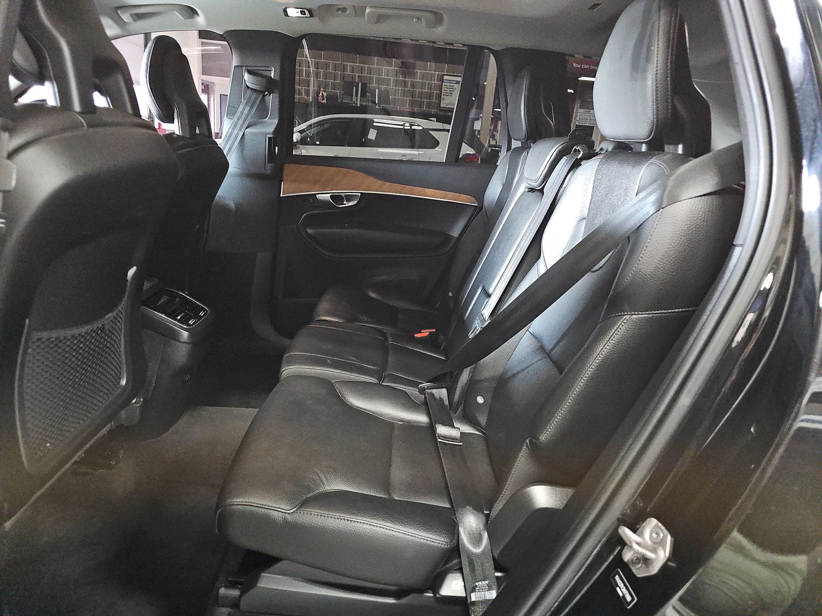 2022 Volvo XC90 T6 Momentum AWD