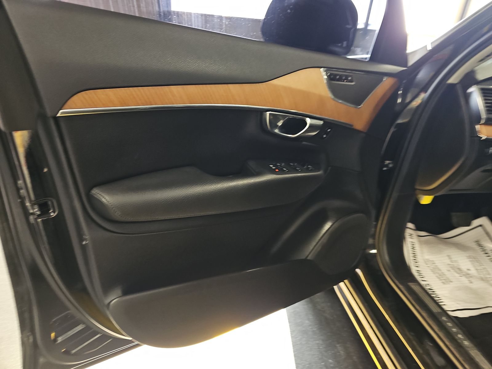 2022 Volvo XC90 T6 Momentum AWD